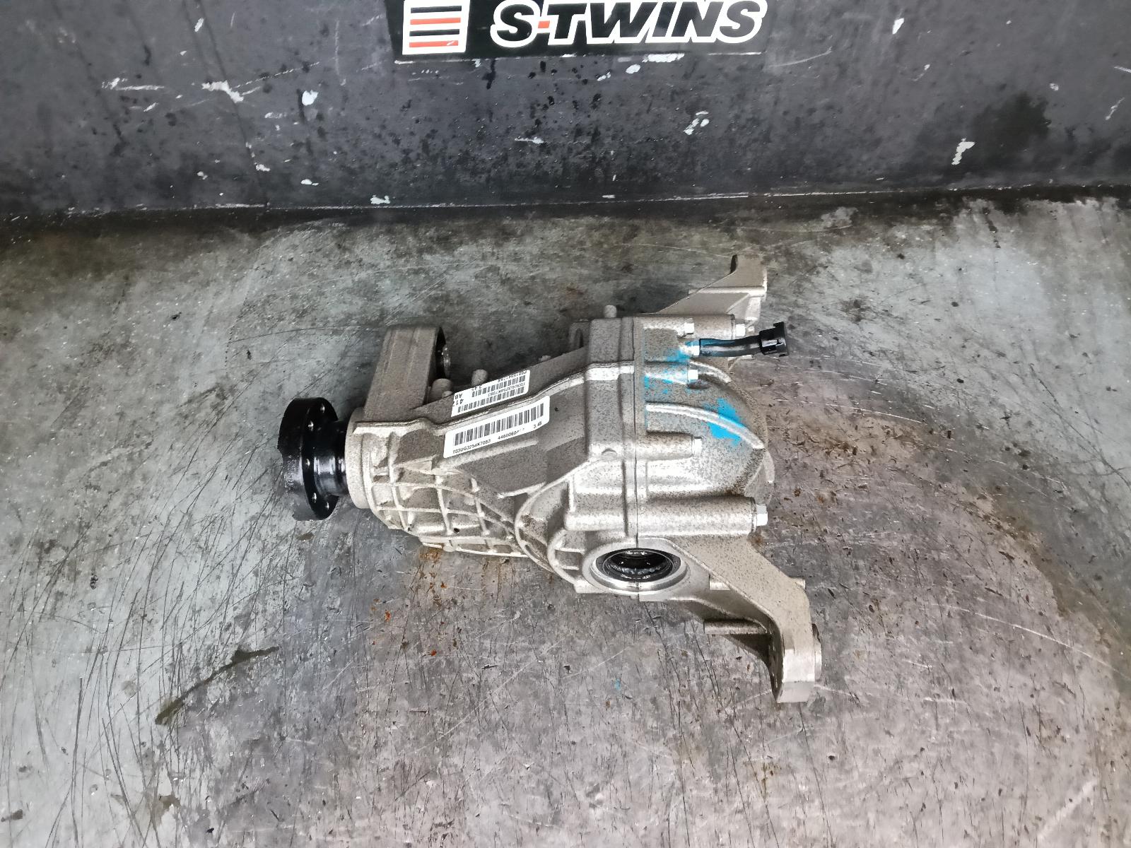 View Auto part Differential Centre Jeep Grandcherokee 2015