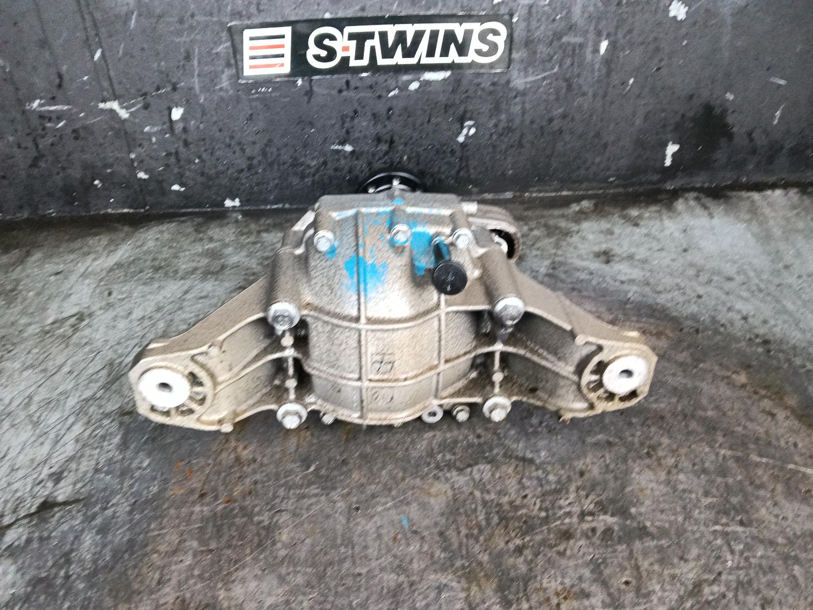 View Auto part Differential Centre Jeep Grandcherokee 2015