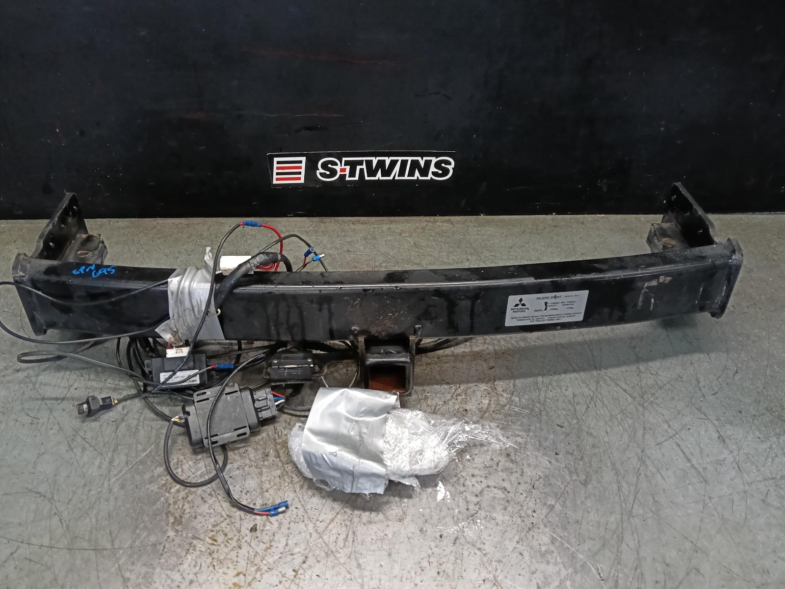 View Auto part Towbar Mitsubishi Pajero 2021
