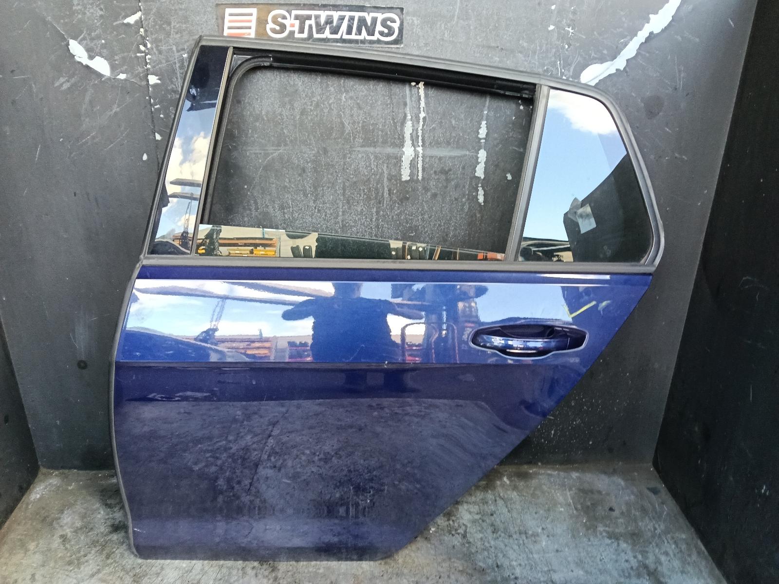 View Auto part Left Rear Door/Sliding Volkswagen Golf 2019