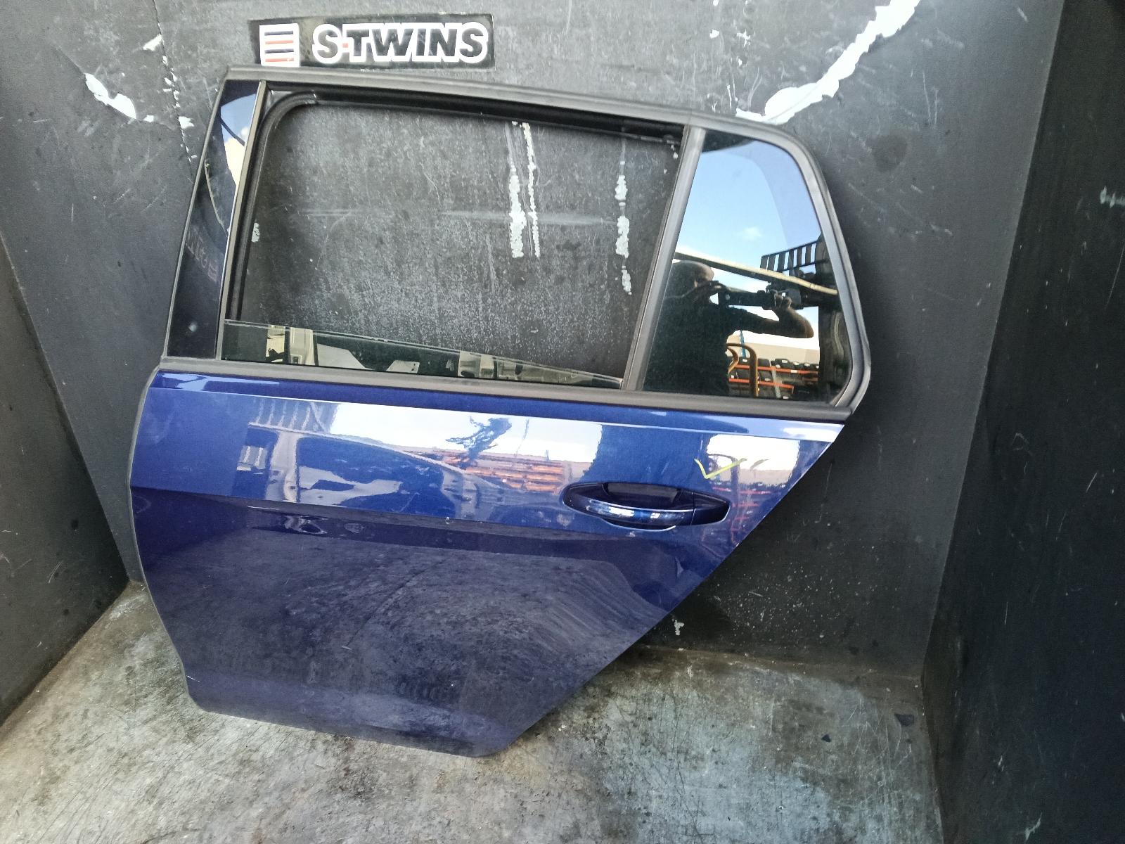 View Auto part Left Rear Door/Sliding Volkswagen Golf 2019