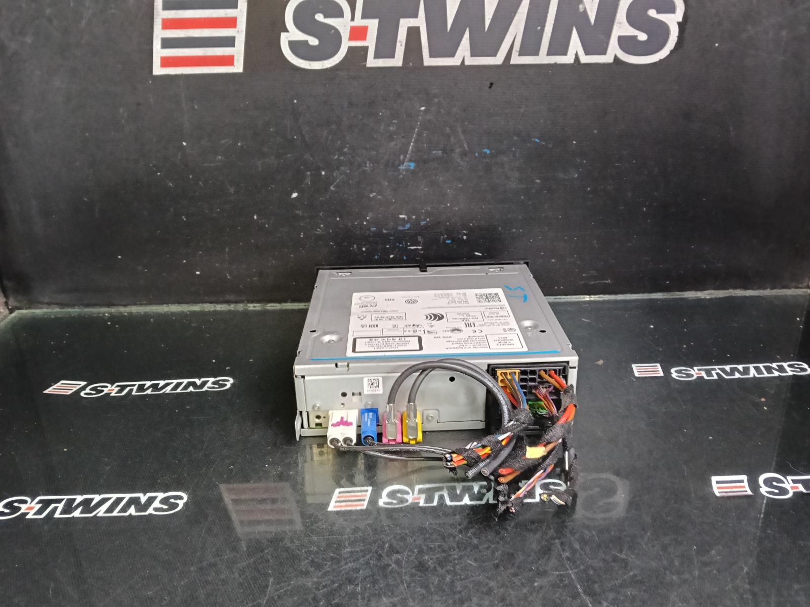 View Auto part Radio/Cd/Dvd/Sat/Tv Volkswagen Golf 2019