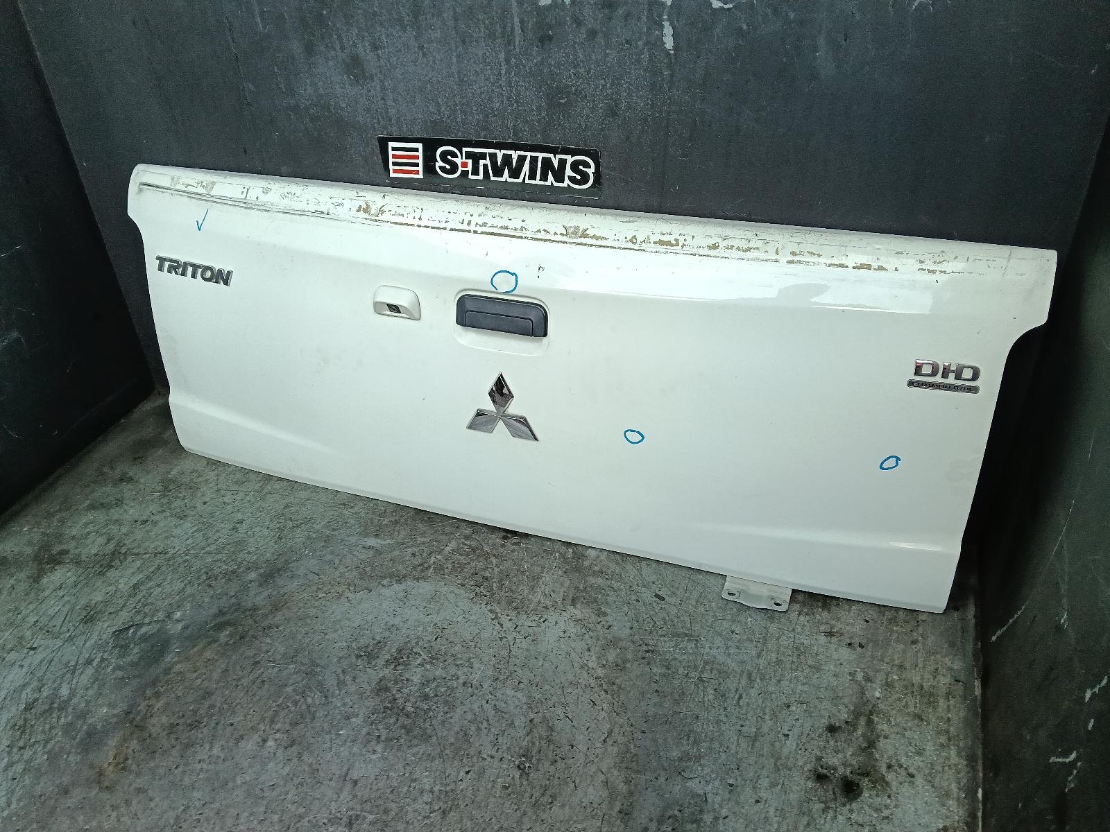 View Auto part Bootlid/Tailgate Mitsubishi Triton 2017