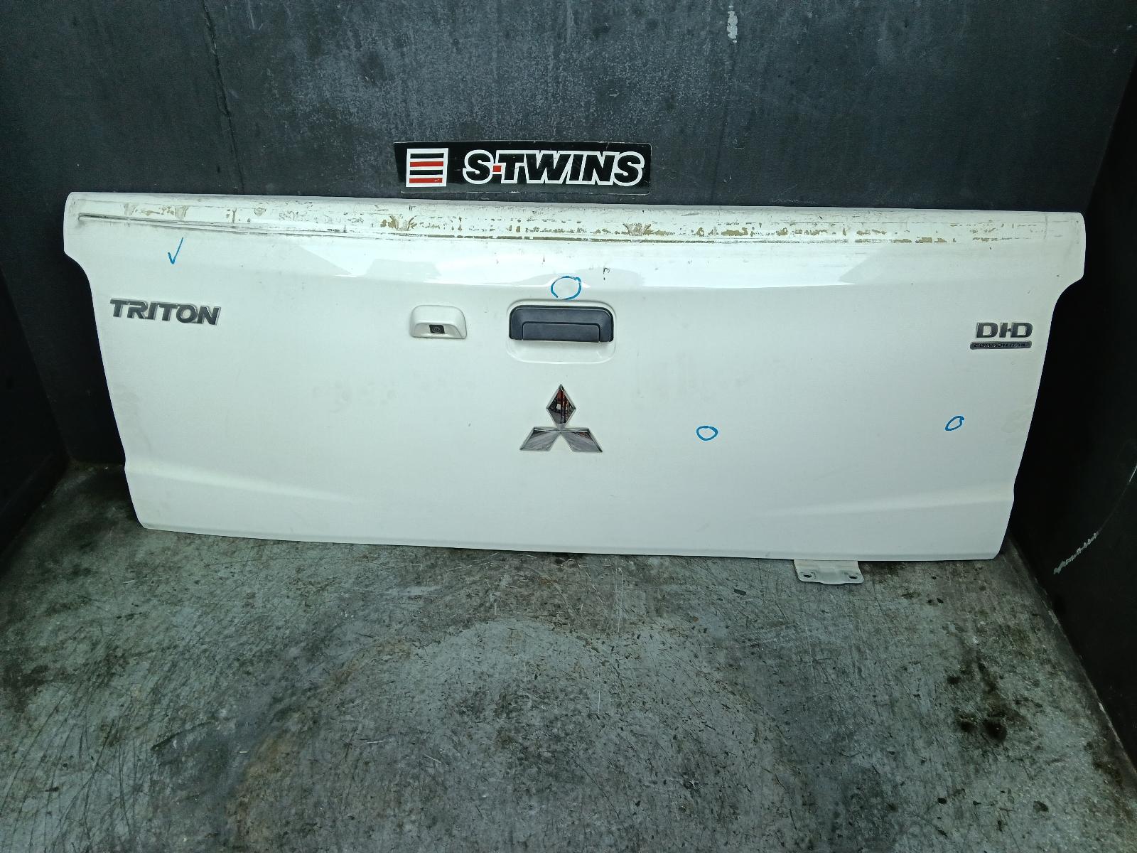 View Auto part Bootlid/Tailgate Mitsubishi Triton 2017