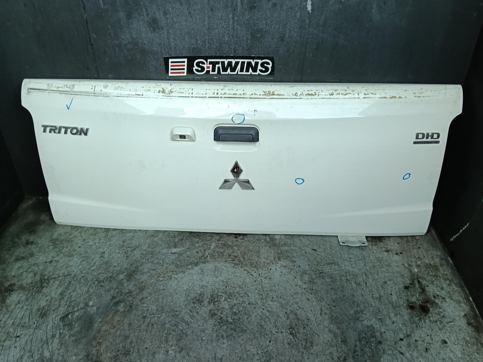 View Auto part Bootlid/Tailgate Mitsubishi Triton 2017