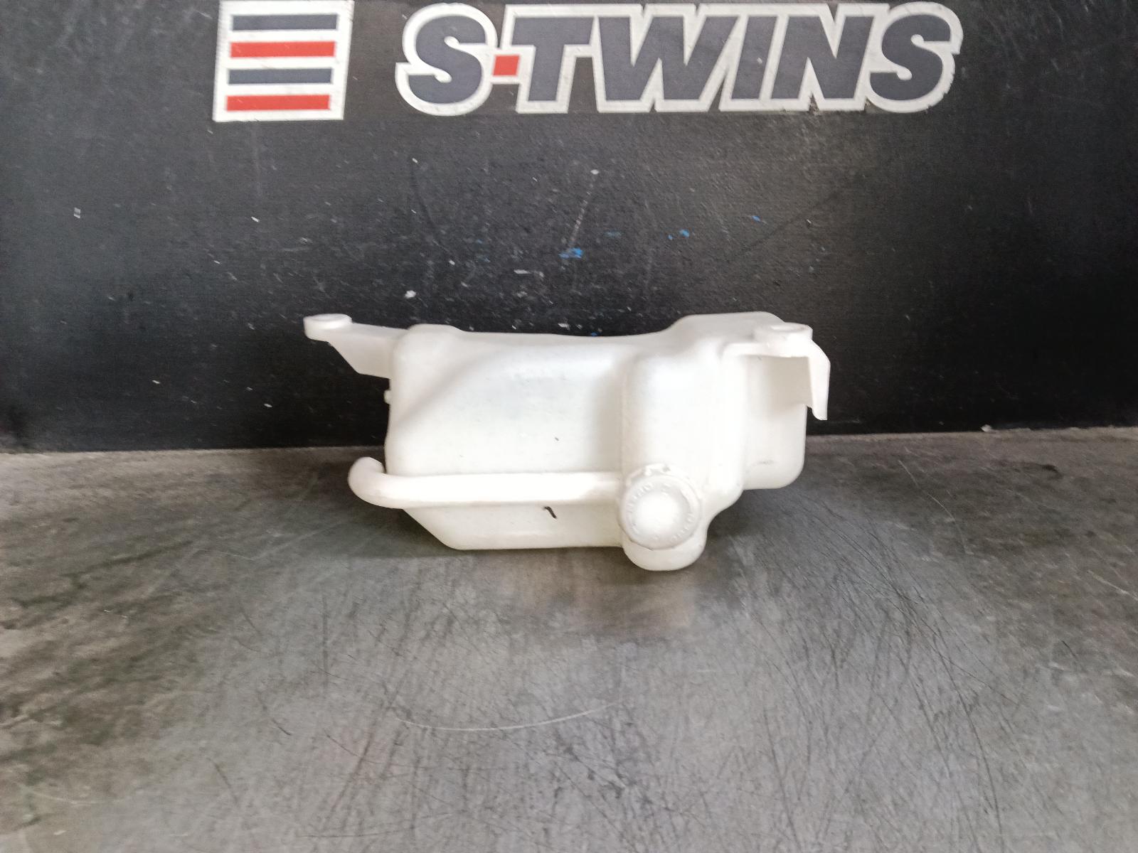 2017 Mitsubishi Triton Overflow Bottle View Auto part Overflow Bottle Mitsubishi Triton 2017