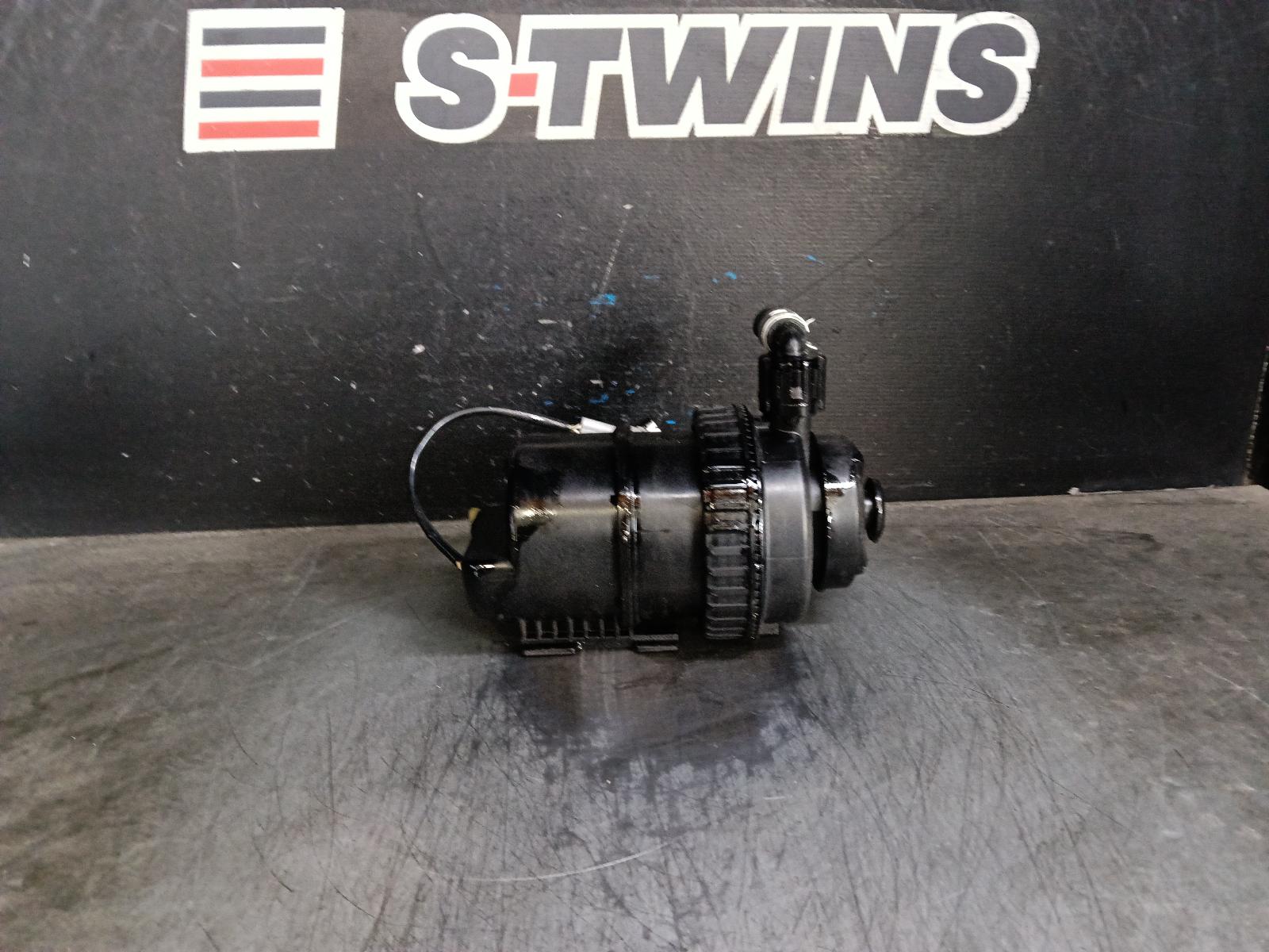 View Auto part Fuel Filter Housing Mitsubishi Triton 2017