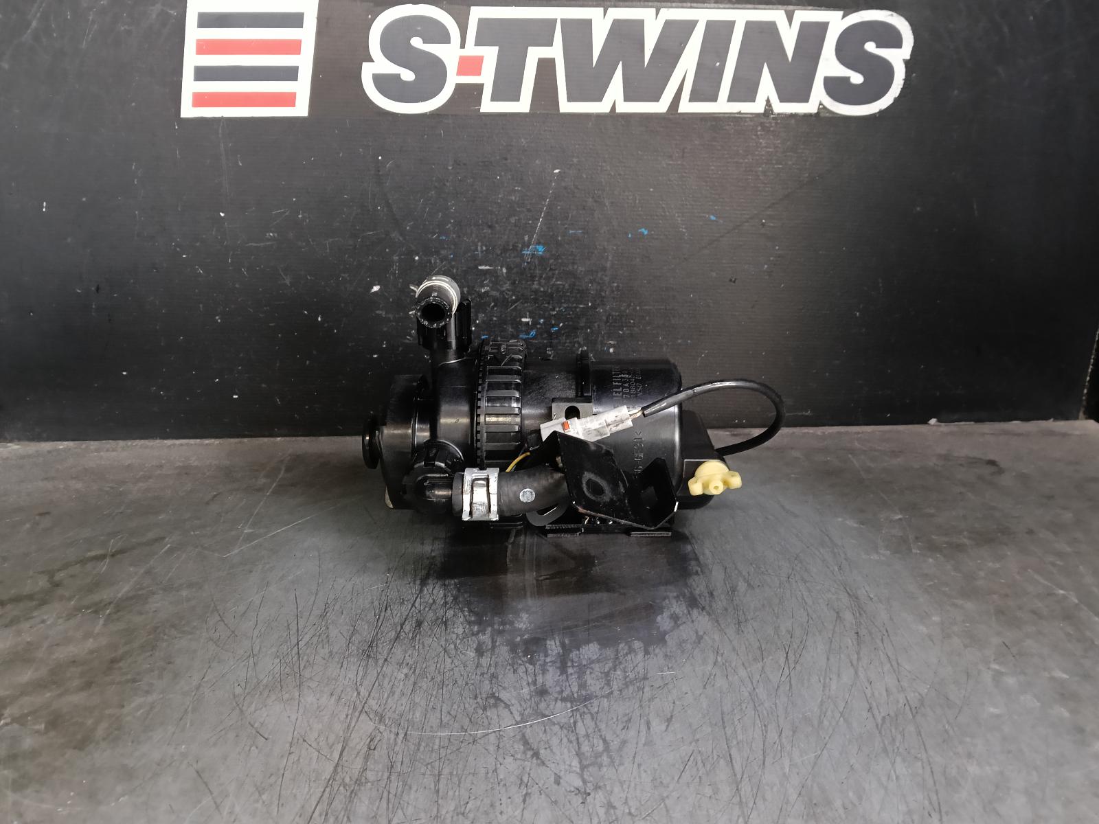 View Auto part Fuel Filter Housing Mitsubishi Triton 2017