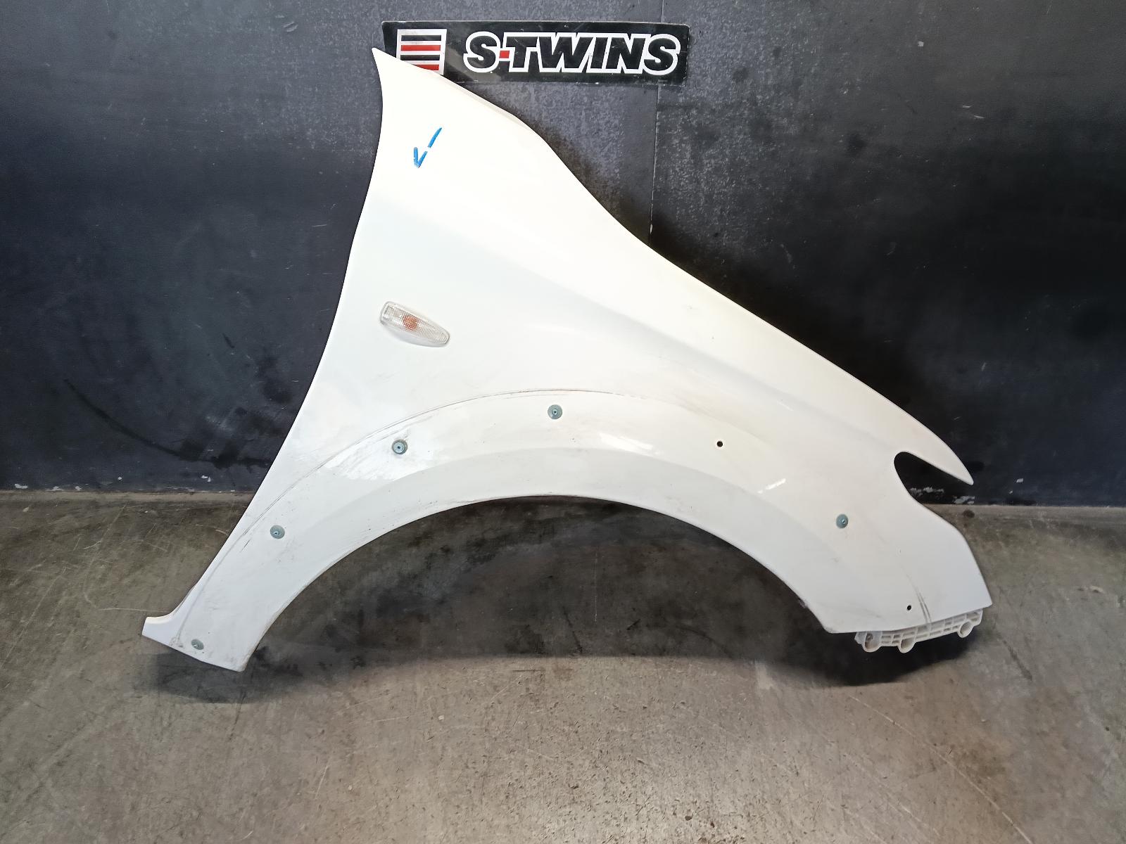 View Auto part Right Guard Mitsubishi Triton 2017
