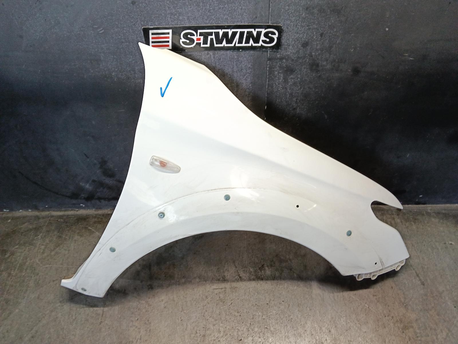 View Auto part Right Guard Mitsubishi Triton 2017