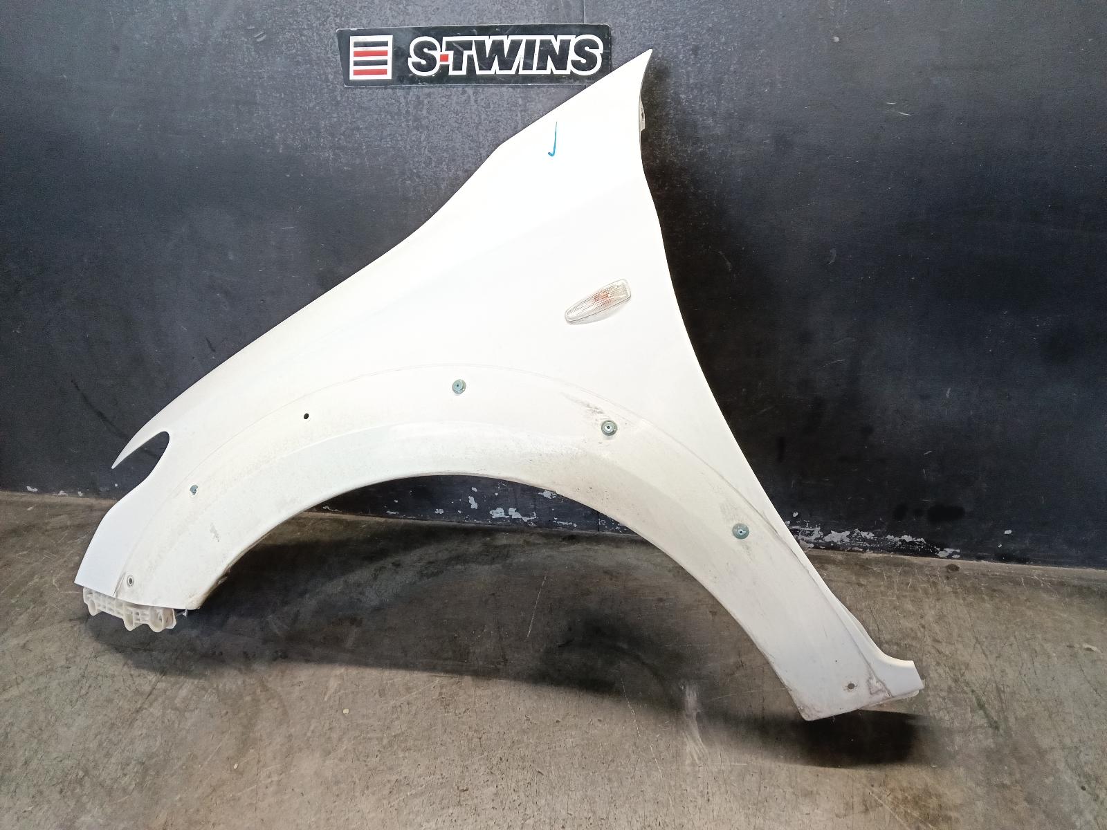 View Auto part Left Guard Mitsubishi Triton 2017