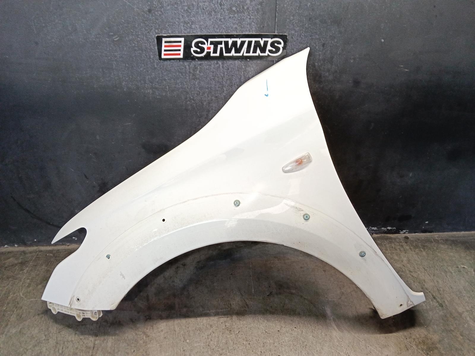 View Auto part Left Guard Mitsubishi Triton 2017
