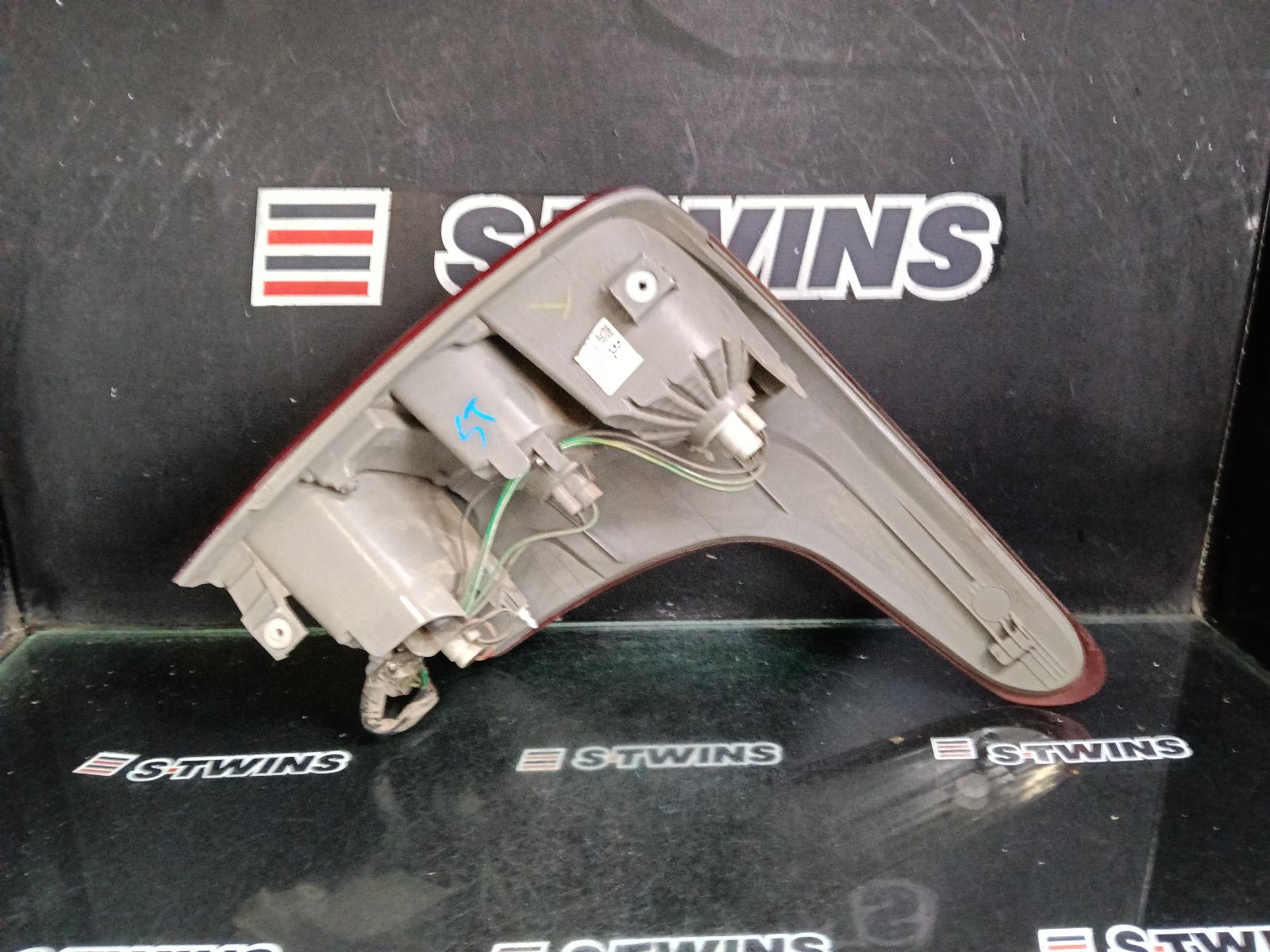 View Auto part Left Taillight Mitsubishi Triton 2017