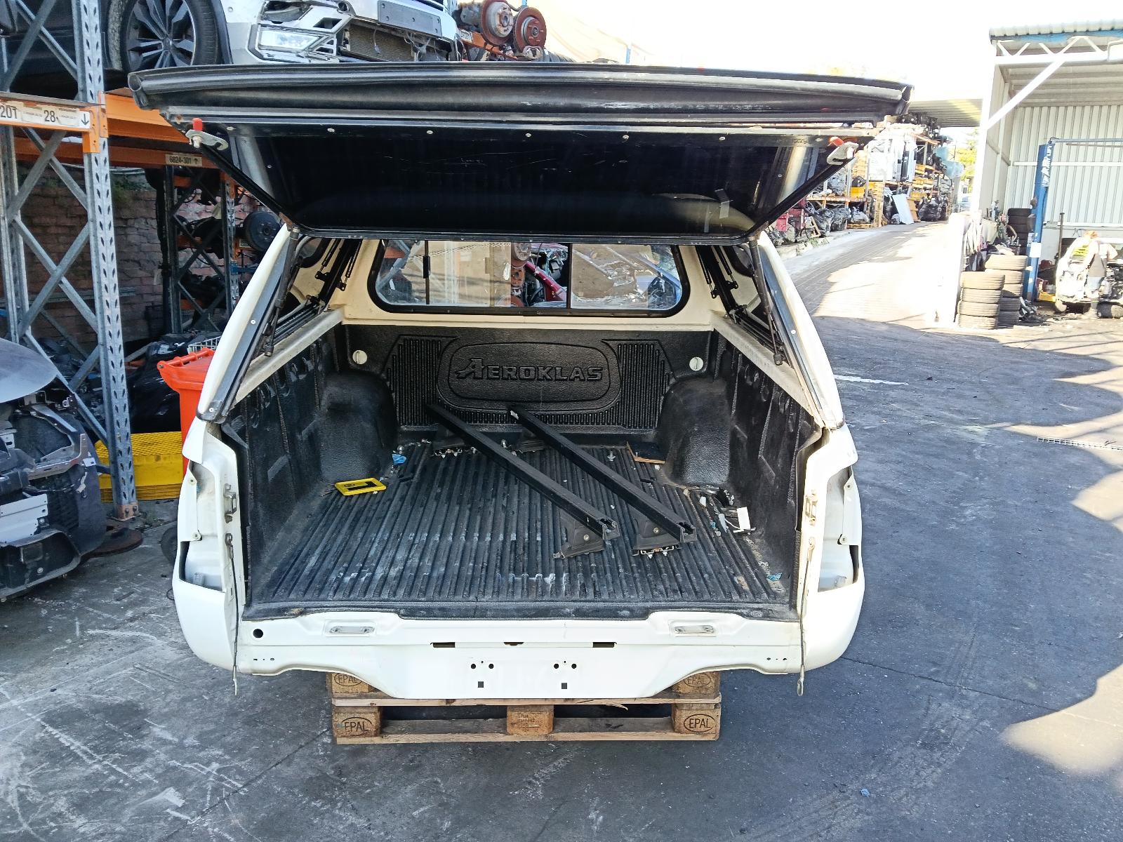 View Auto part Tonneau/Cover Mitsubishi Triton 2017