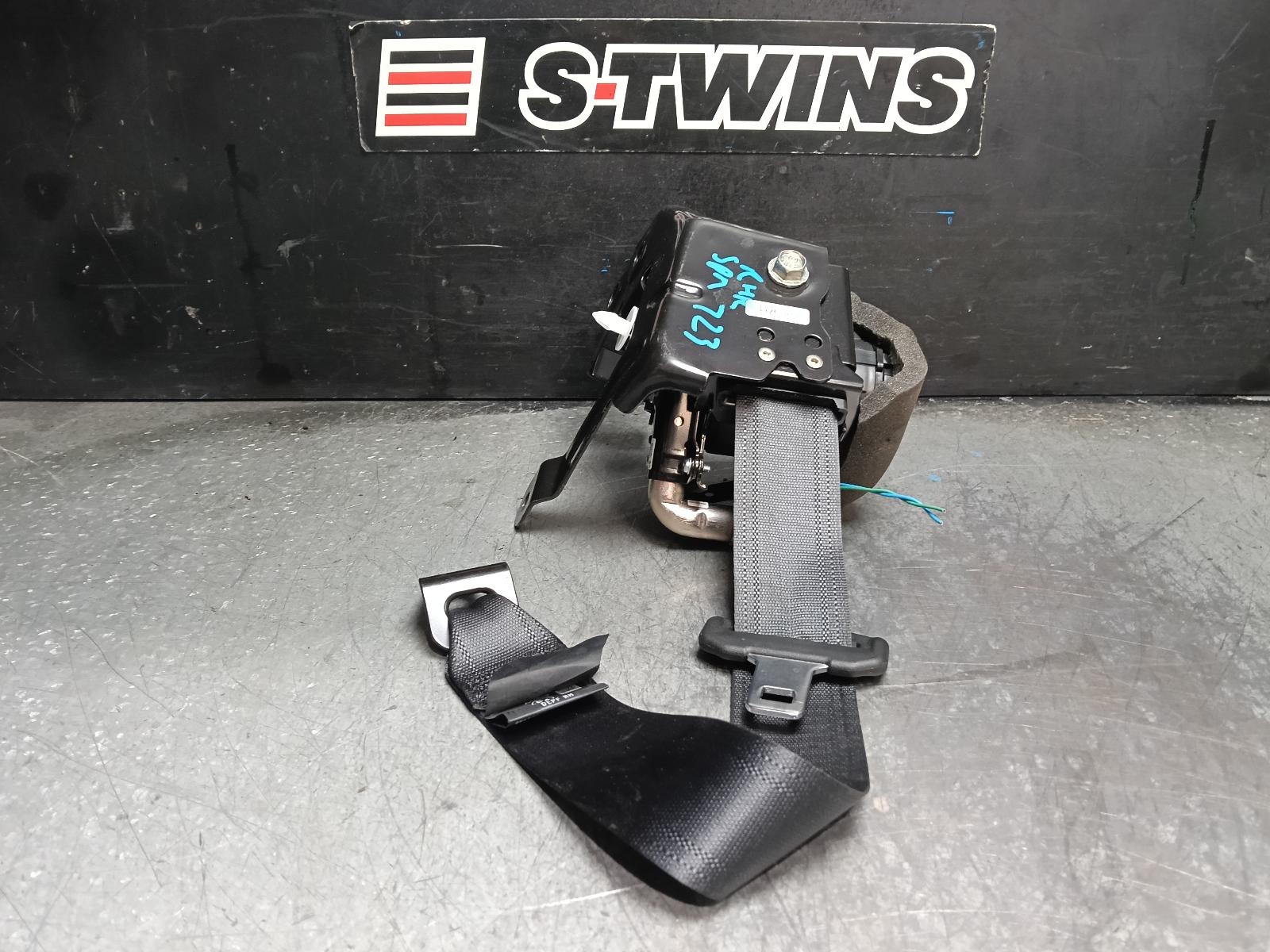 View Auto part Seatbelt/Stalk Mazda Cx30 2022