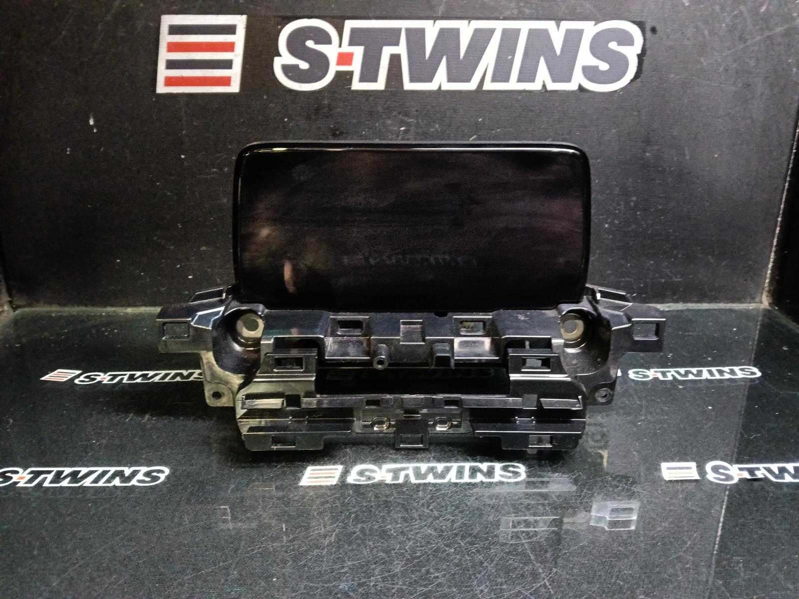 View Auto part Radio/Cd/Dvd/Sat/Tv Mazda Cx5 2019