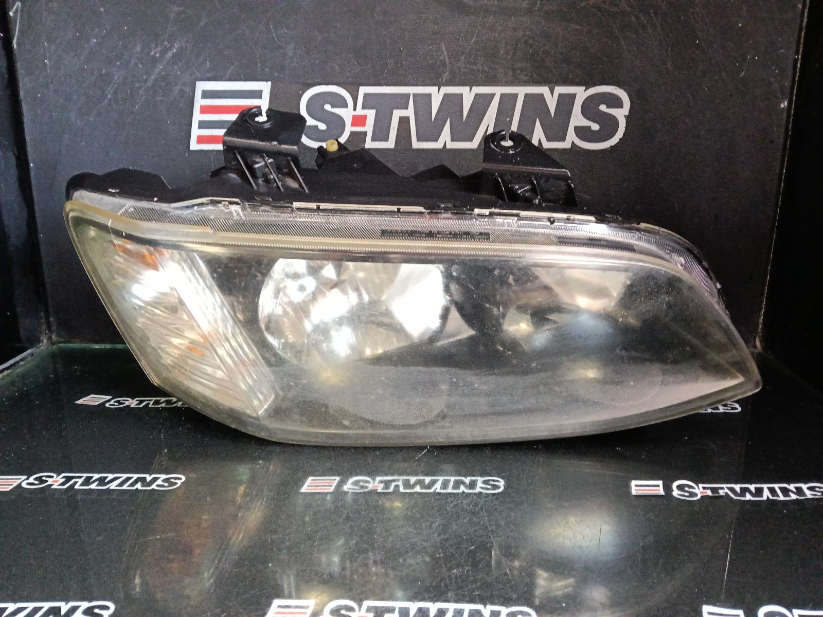 2011 Holden Commodore Right Headlamp View Auto part Right Headlamp Holden Commodore 2011