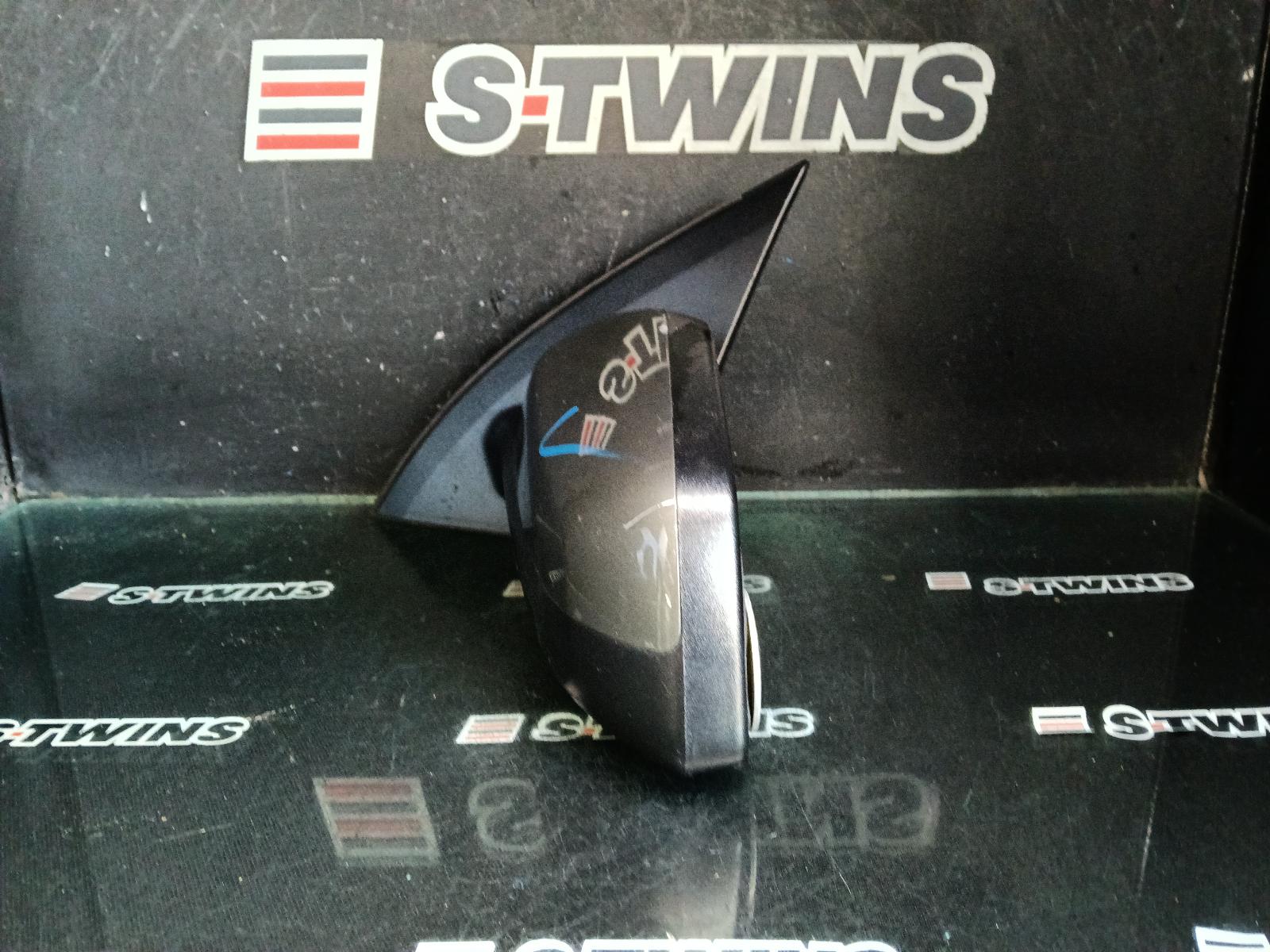 2011 Holden Commodore Left Door Mirror View Auto part Left Door Mirror Holden Commodore 2011