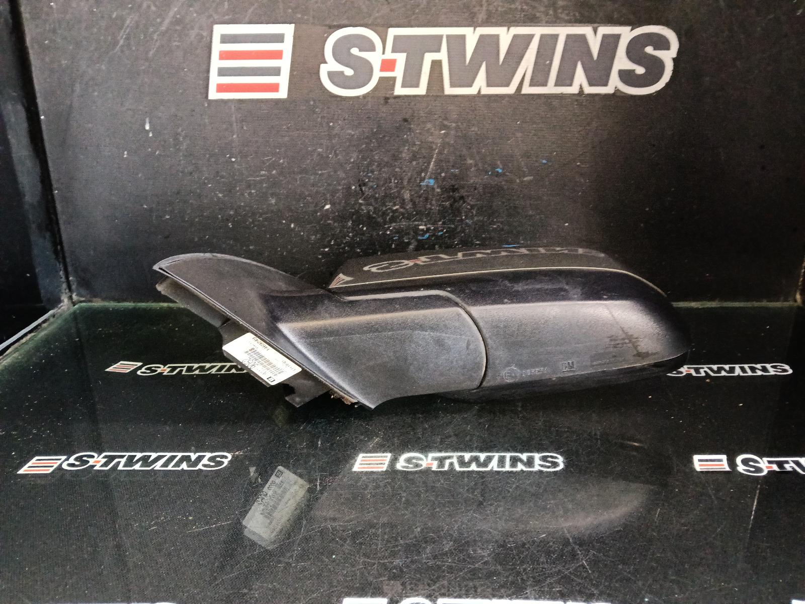 2011 Holden Commodore Left Door Mirror View Auto part Left Door Mirror Holden Commodore 2011