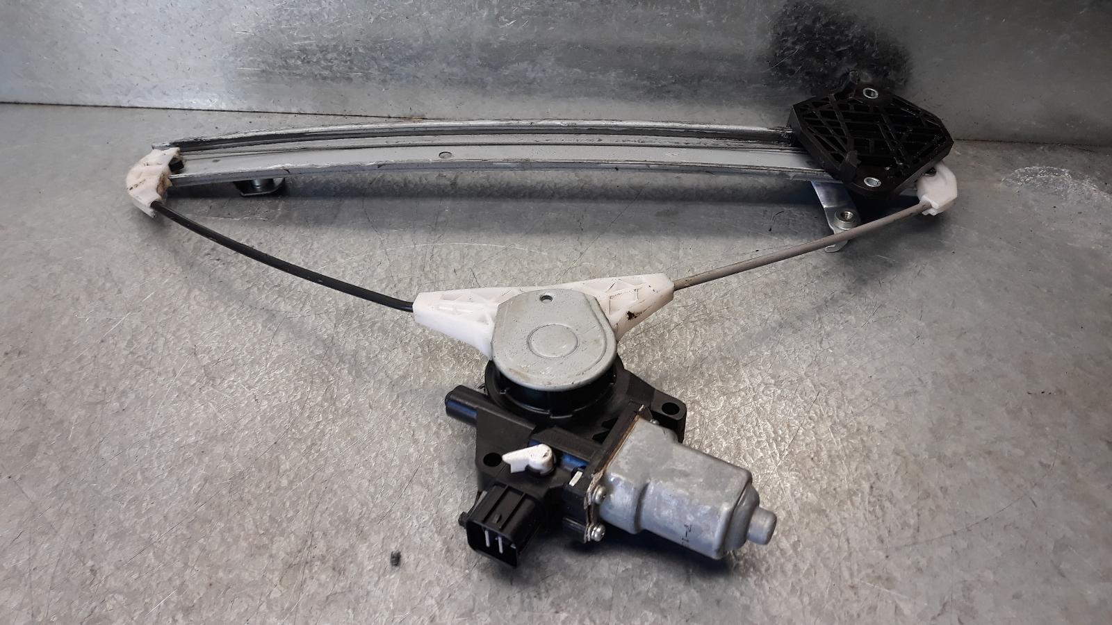 View Auto part Right Rear Wnd Reg/Motor Subaru Forester 2009