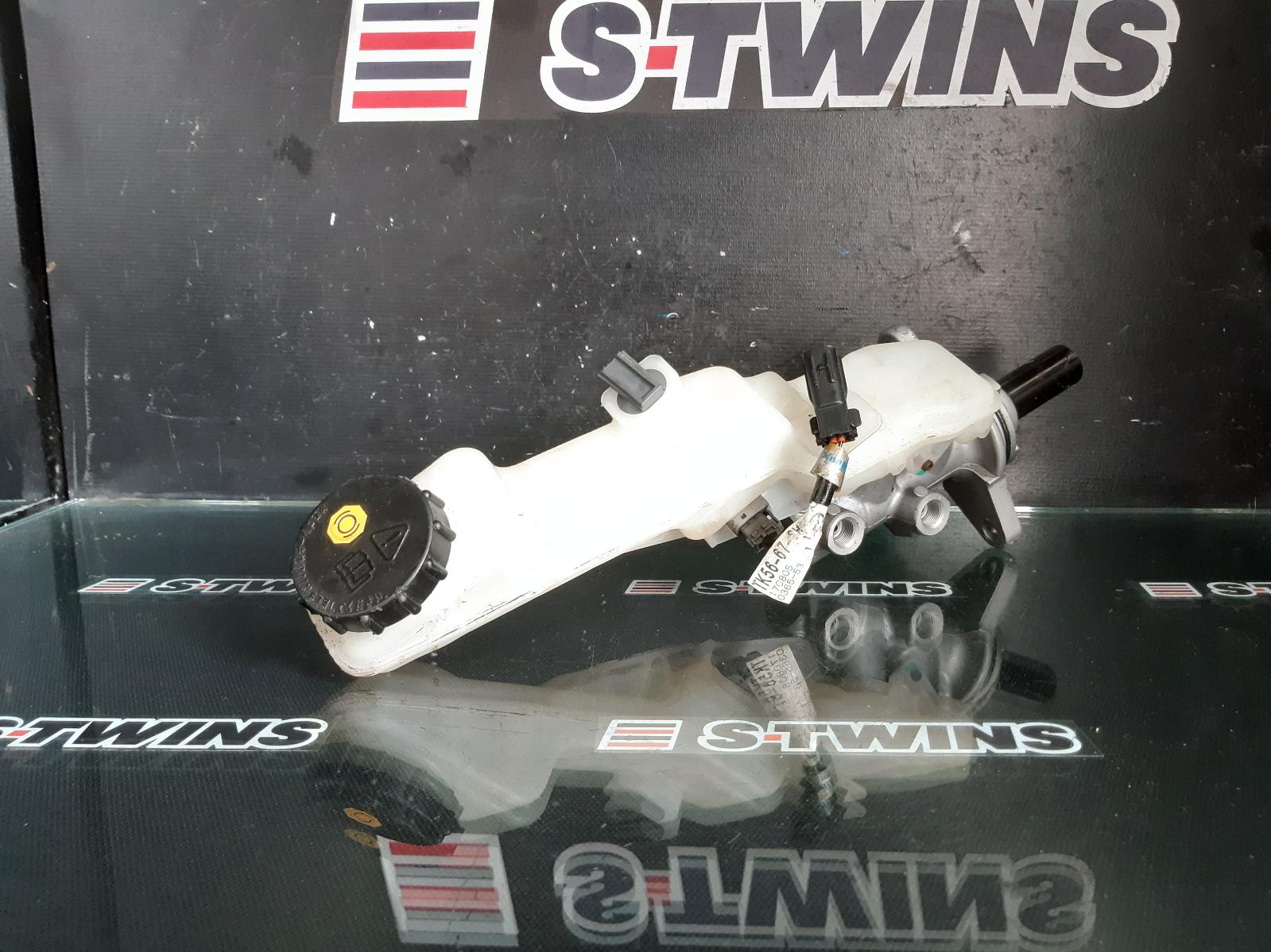 View Auto part Master Cylinder Mazda Cx9 2017
