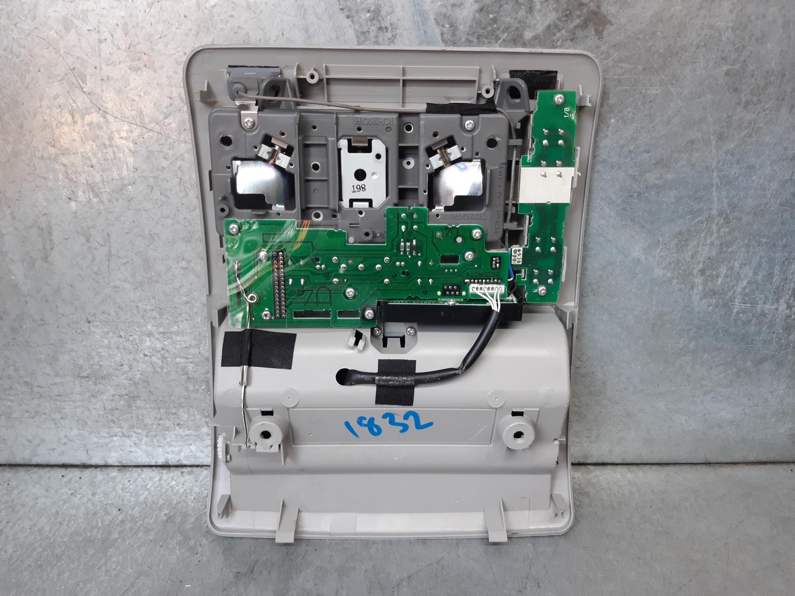 2008 Lexus Rx Series Courtesy Light View Auto part Courtesy Light Lexus Rx Series 2008