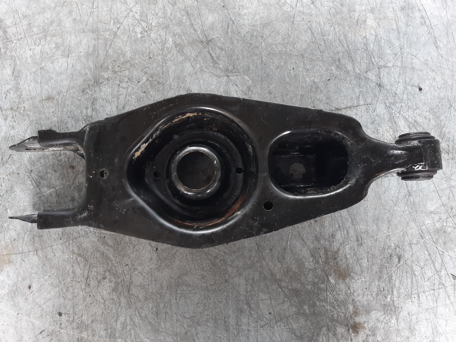 2012 Chrysler 300c Right Rear Trailing Arm View Auto part Right Rear Trailing Arm Chrysler 300c 2012