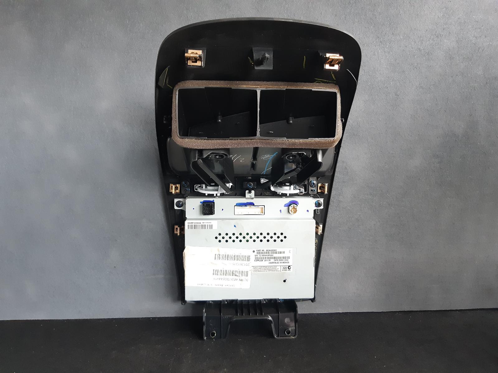 View Auto part Radio/Cd/Dvd/Sat/Tv Fiat Freemont 2013