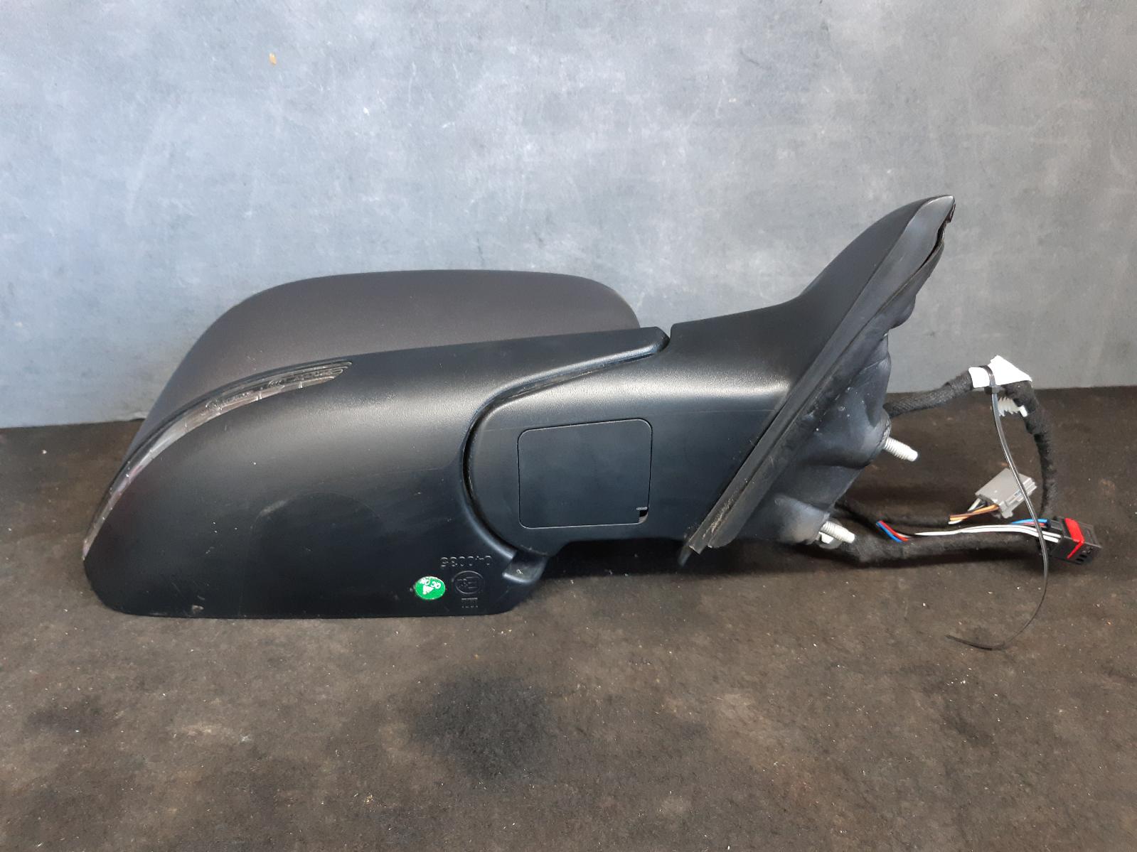 View Auto part Right Door Mirror Jeep Compass 2019