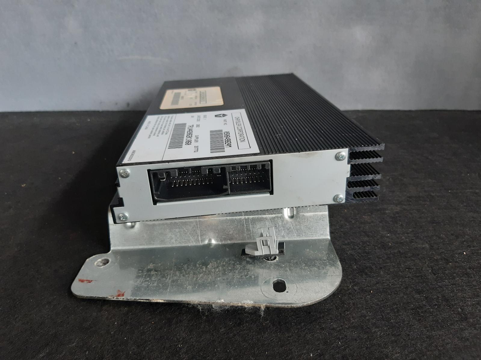 2012 Chrysler 300c Radio/Cd/Dvd/Sat/Tv View Auto part Radio/Cd/Dvd/Sat/Tv Chrysler 300c 2012