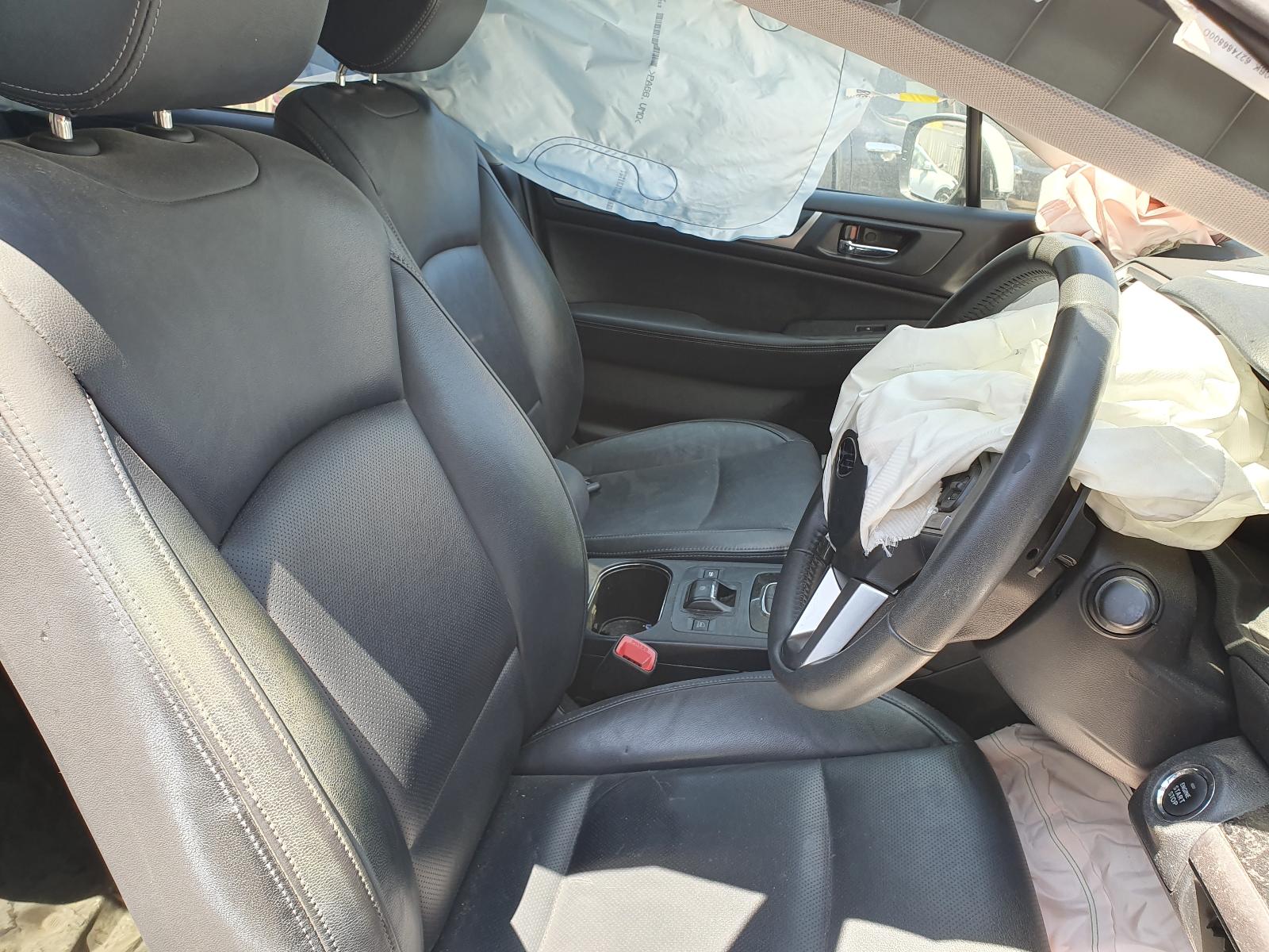 Headrest Outback Subaru 2015