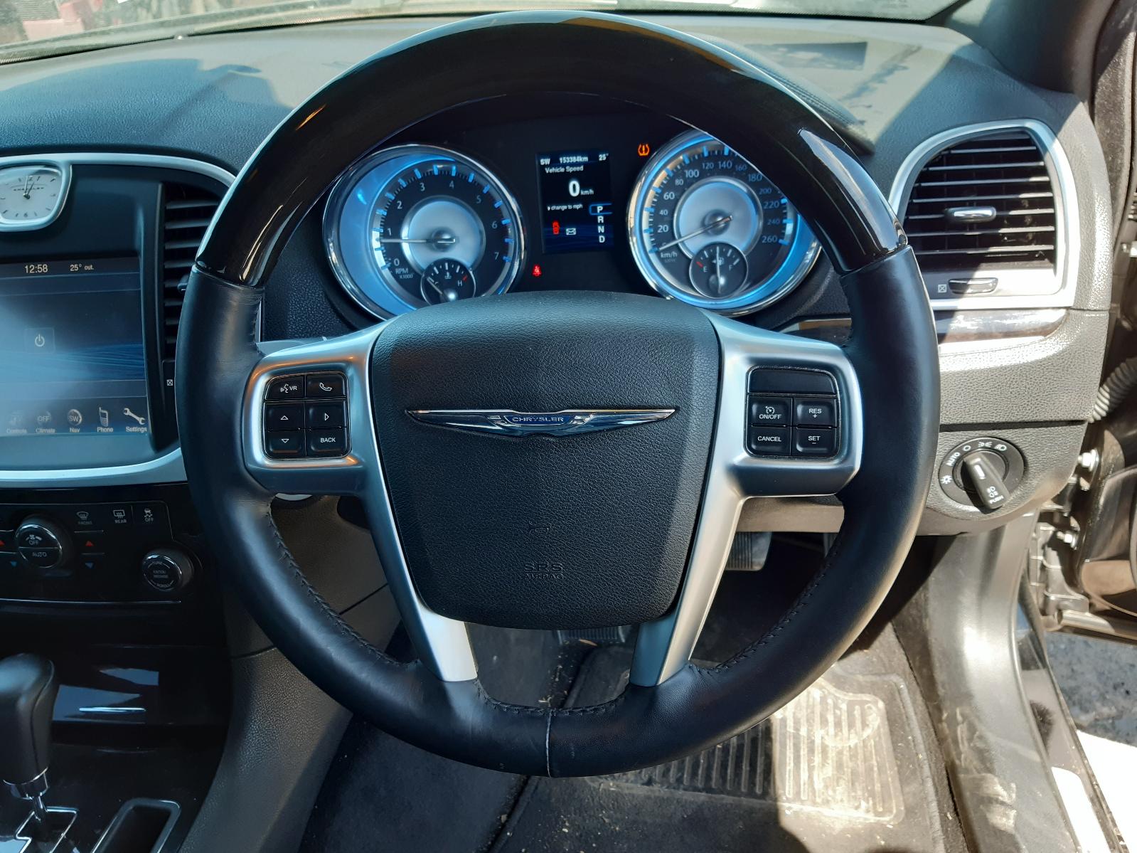 2012 Chrysler 300c Radio/Cd/Dvd/Sat/Tv View Auto part Radio/Cd/Dvd/Sat/Tv Chrysler 300c 2012