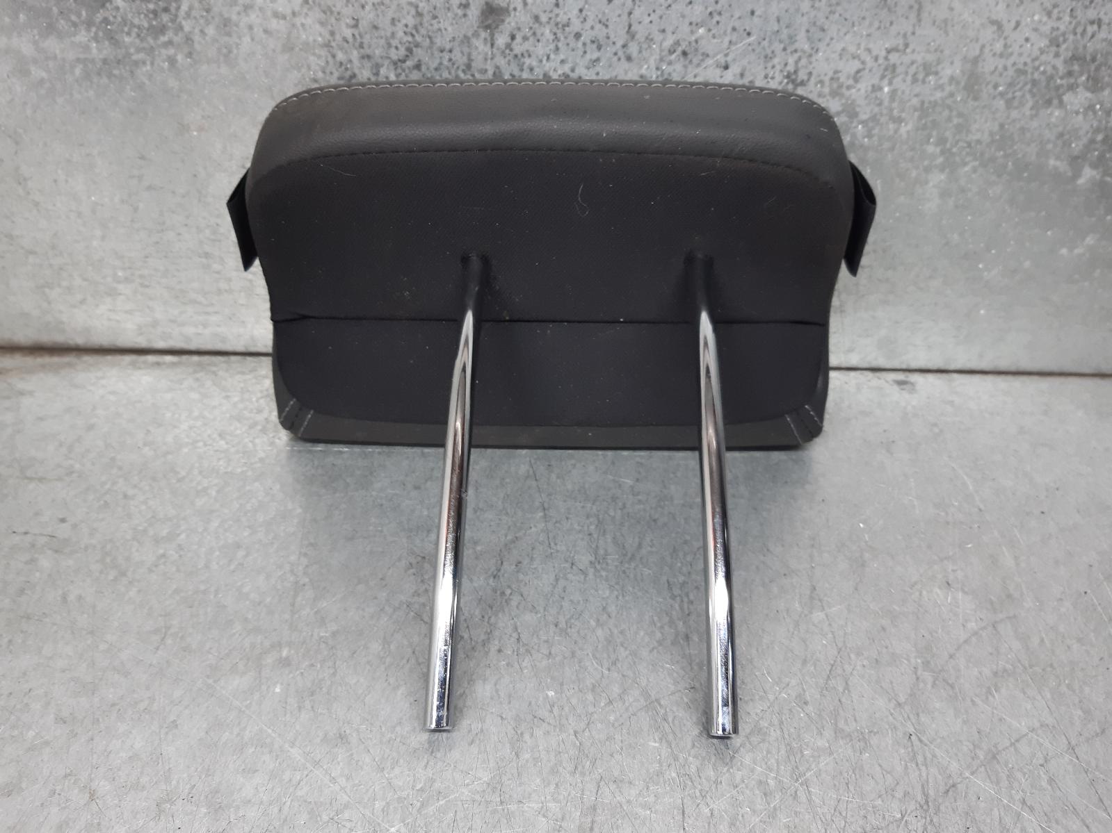 Headrest Outback Subaru 2015