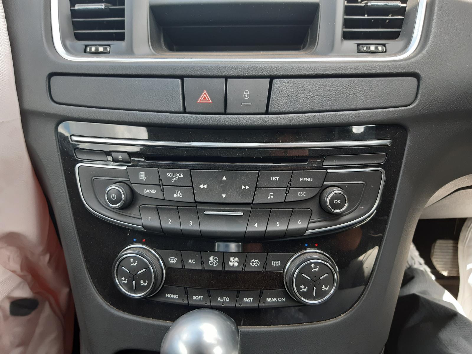 View Auto part Fuse Box Peugeot 508 2012