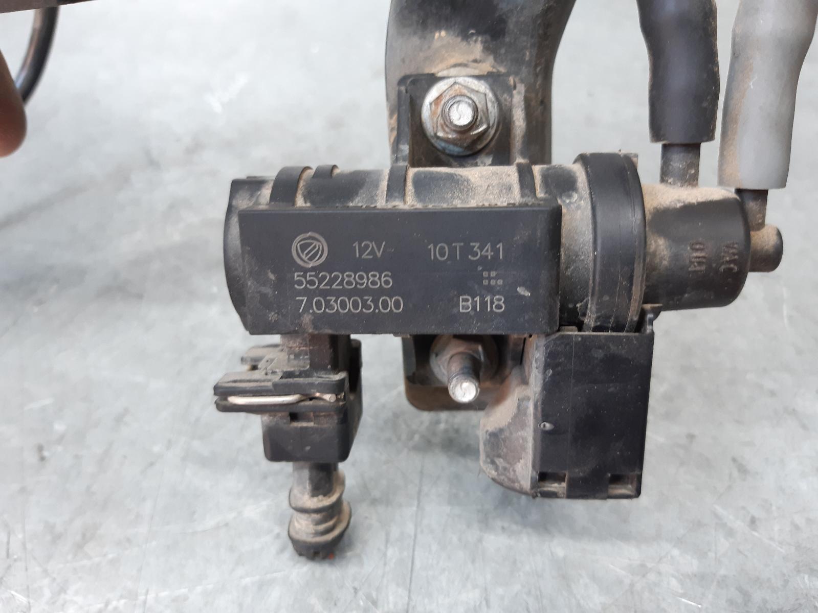 2013 Fiat Freemont Misc Switch/Relay View Auto part Misc Switch/Relay Fiat Freemont 2013