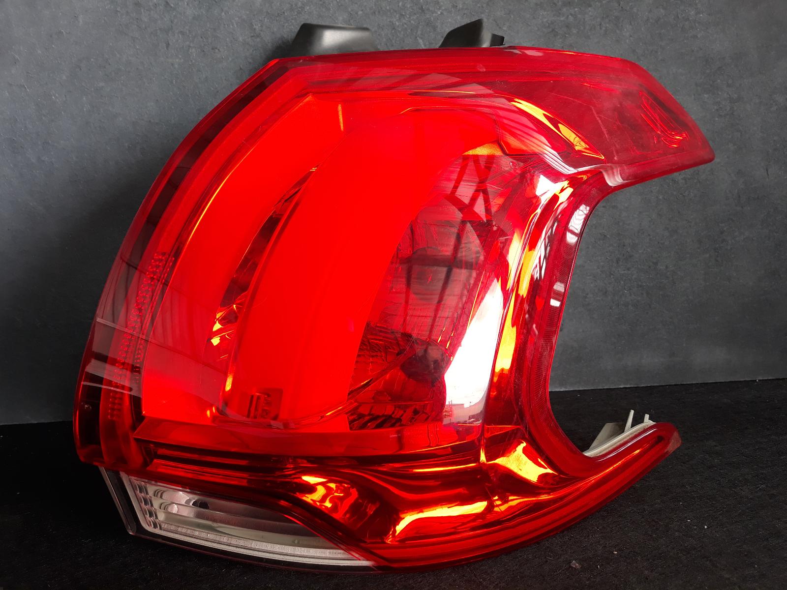 View Auto part Right Taillight Peugeot 2008 2014