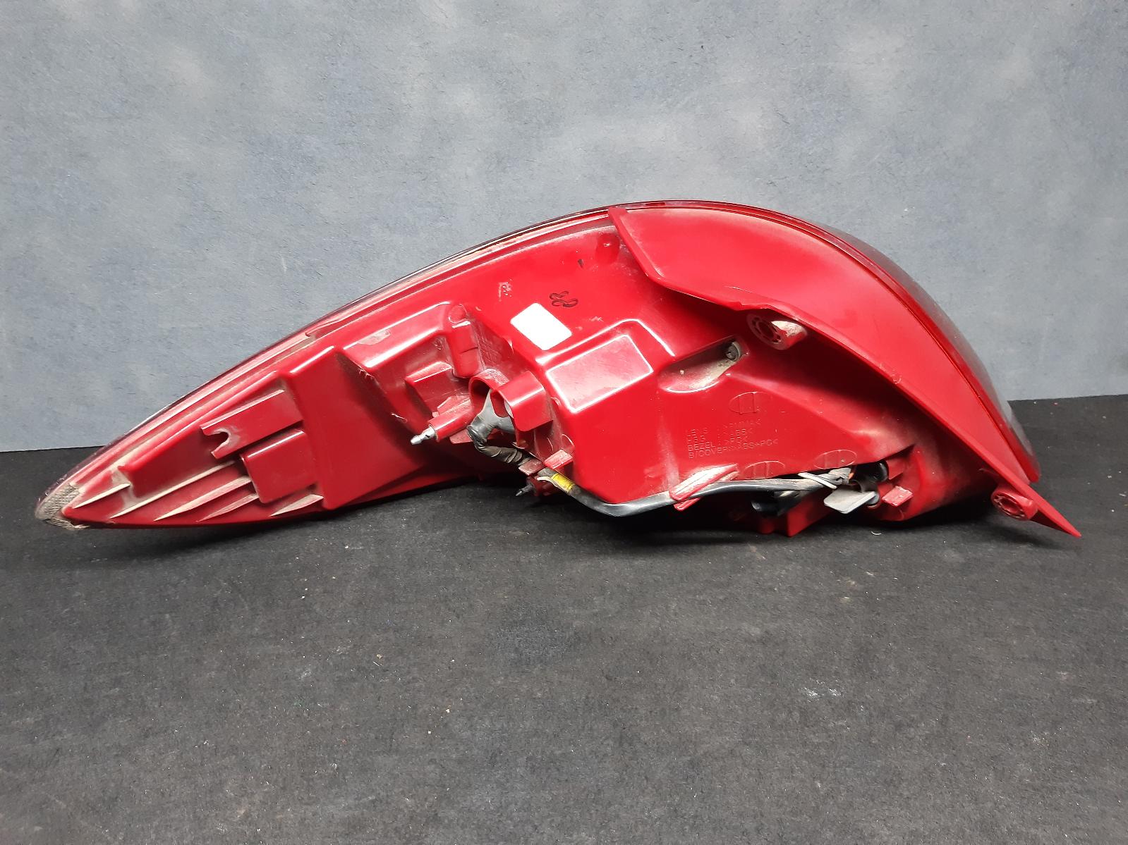 2014 Hyundai Veloster Right Taillight View Auto part Right Taillight Hyundai Veloster 2014