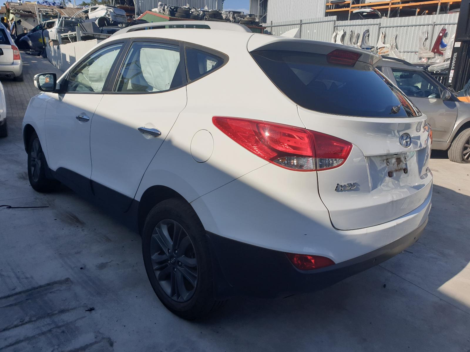 2014 Hyundai Ix35 Left Guard View Auto part Left Guard Hyundai Ix35 2014