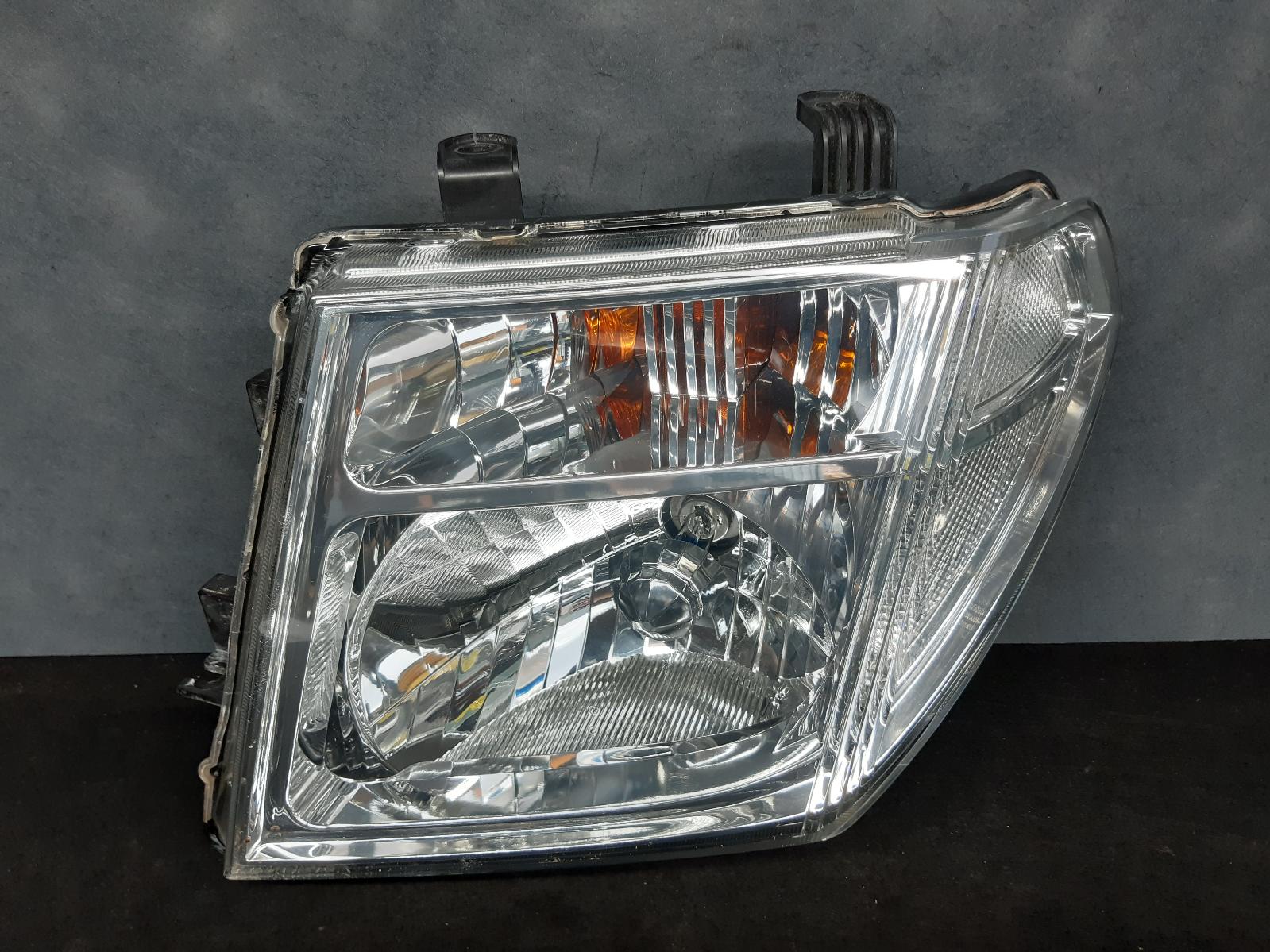 View Auto part Left Headlamp Nissan Pathfinder 2009