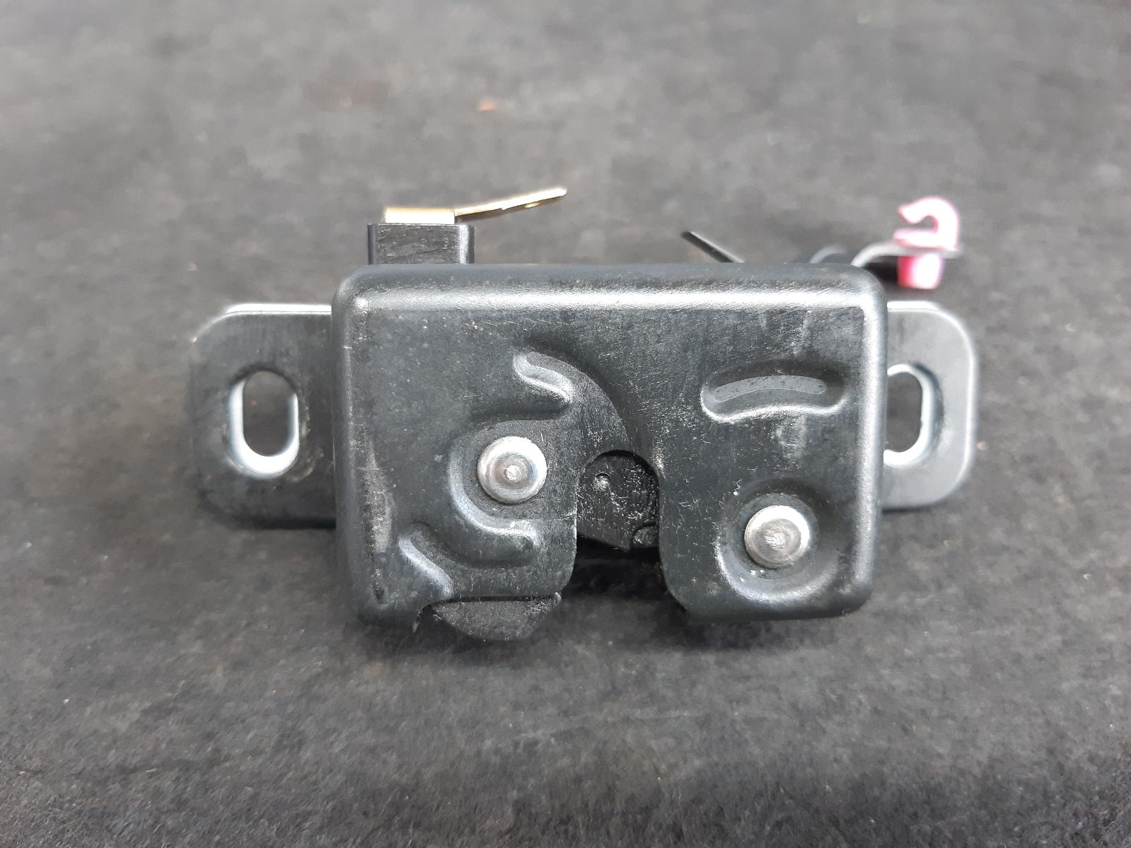 View Auto part Door/Boot/Gate Lock Nissan Pathfinder 2009