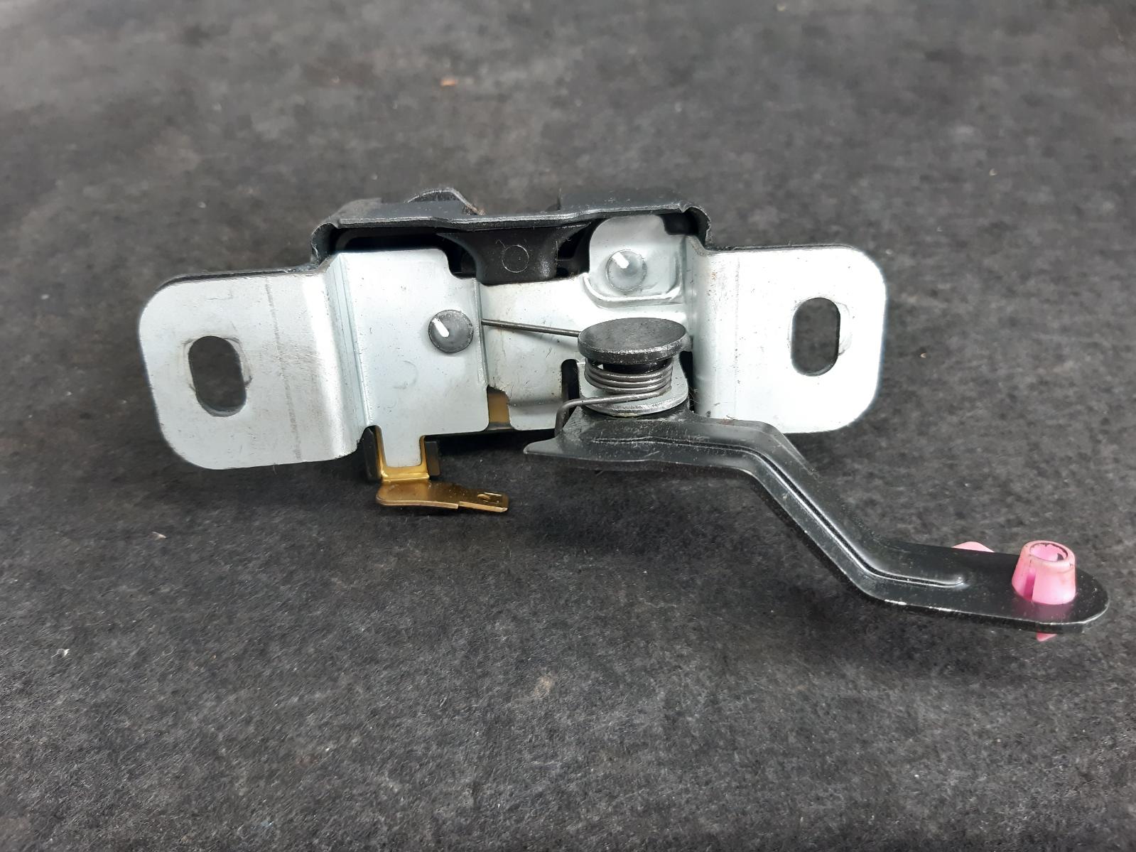 View Auto part Door/Boot/Gate Lock Nissan Pathfinder 2009