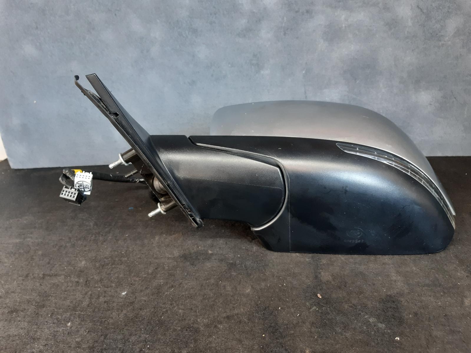 View Auto part Left Door Mirror Chrysler 300c 2013