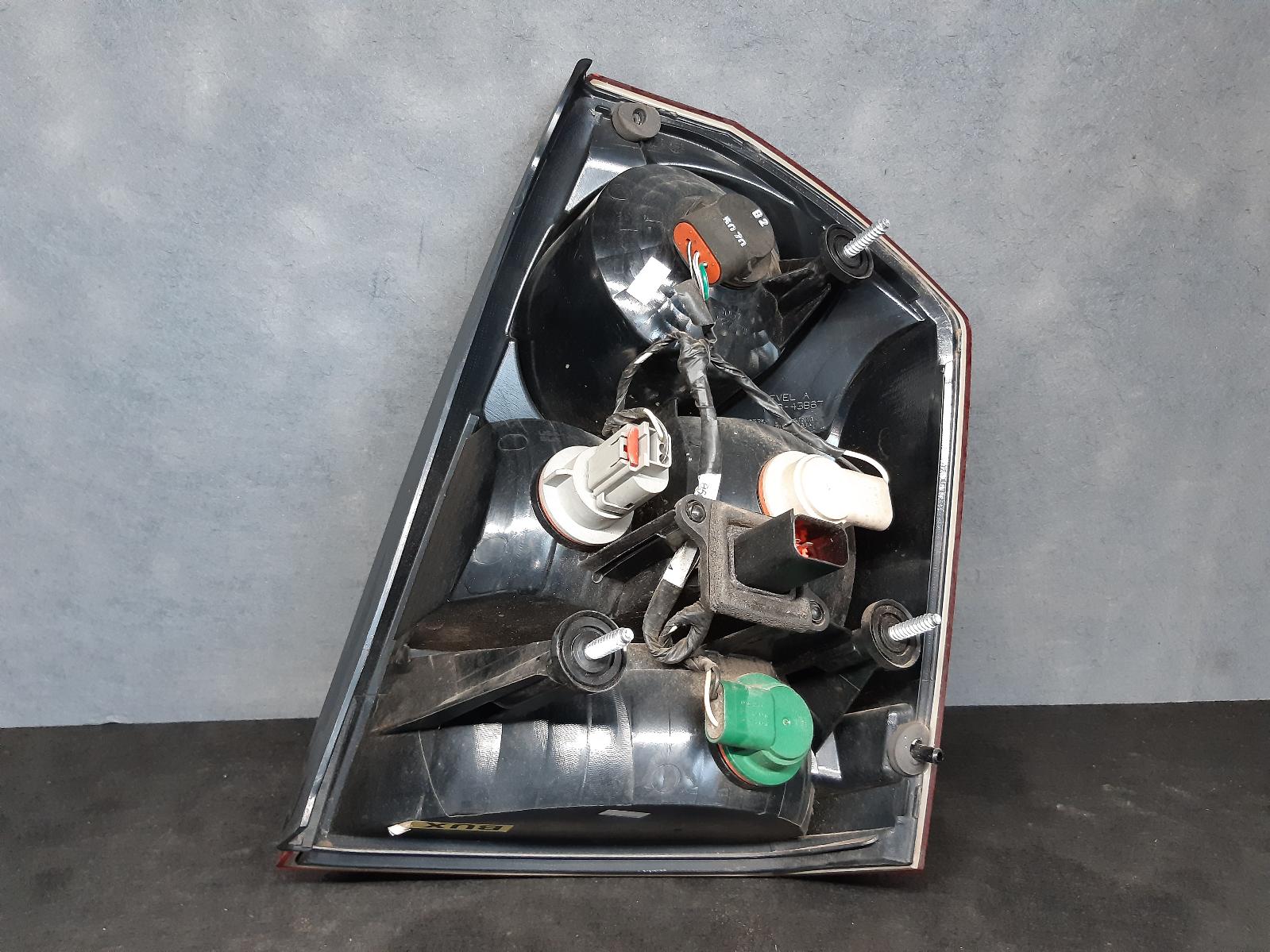 View Auto part Left Taillight Chrysler 300c 2006