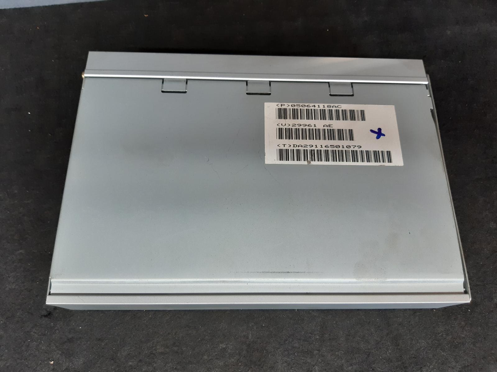 View Auto part Radio/Cd/Dvd/Sat/Tv Chrysler 300c 2006