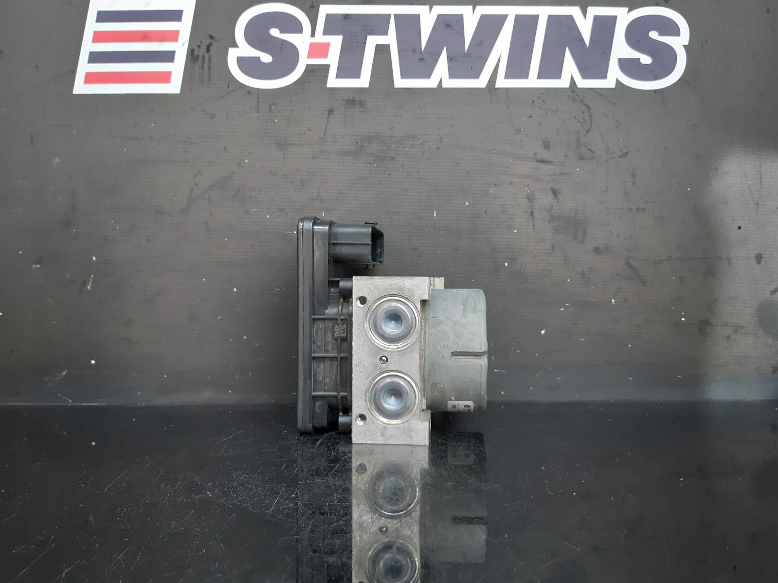 View Auto part Abs Pump/Modulator Chrysler 300c 2016