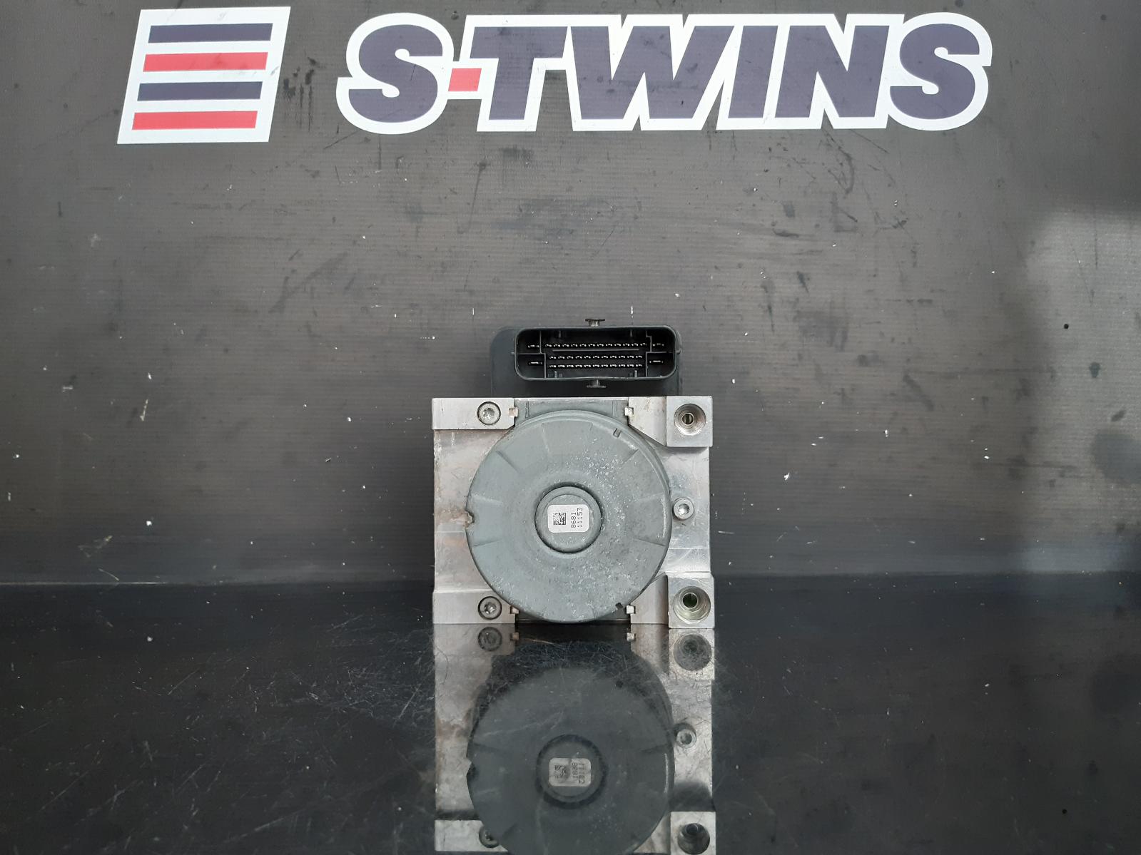 View Auto part Abs Pump/Modulator Chrysler 300c 2016