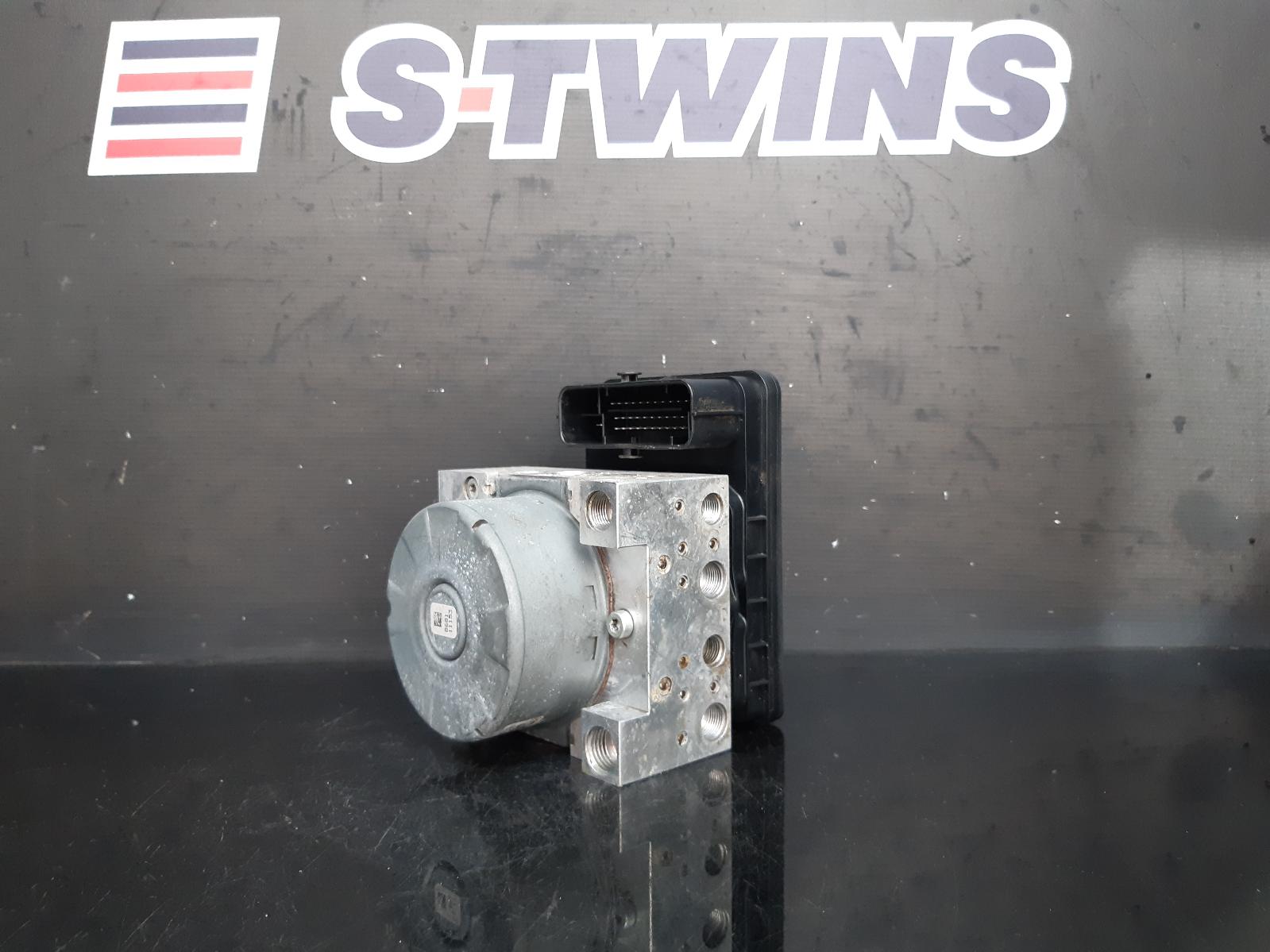 View Auto part Abs Pump/Modulator Chrysler 300c 2016