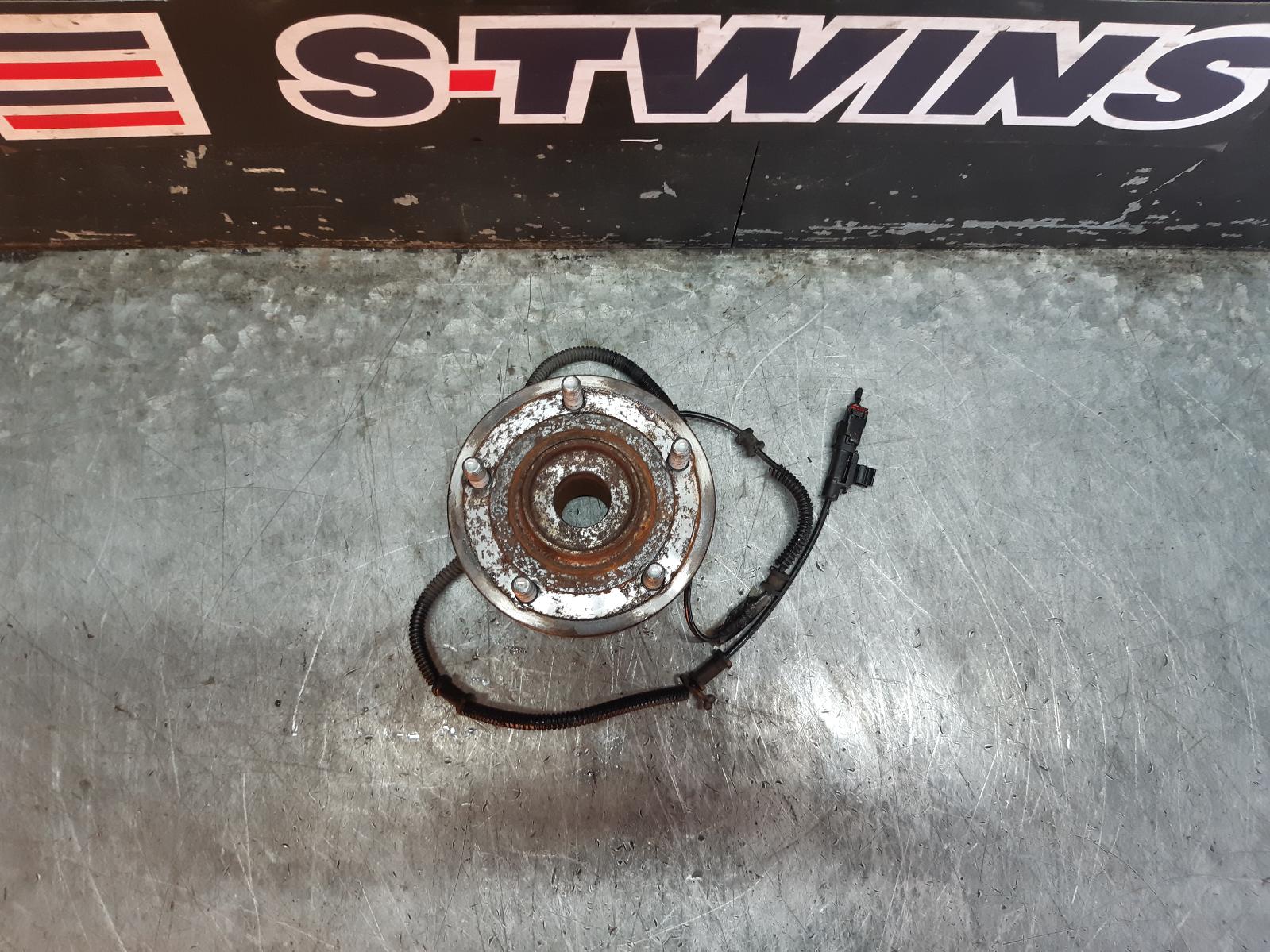 View Auto part Right Rear Hub Assembly Chrysler Voyager 2008