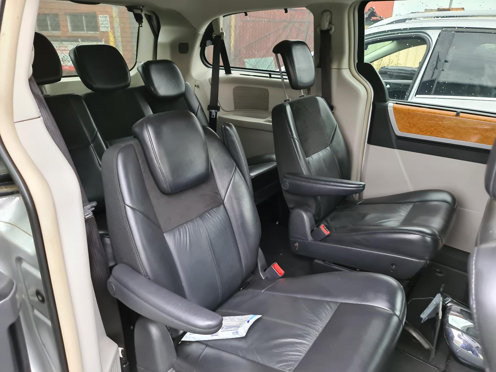 View Auto part Radio/Cd/Dvd/Sat/Tv Chrysler Voyager 2008