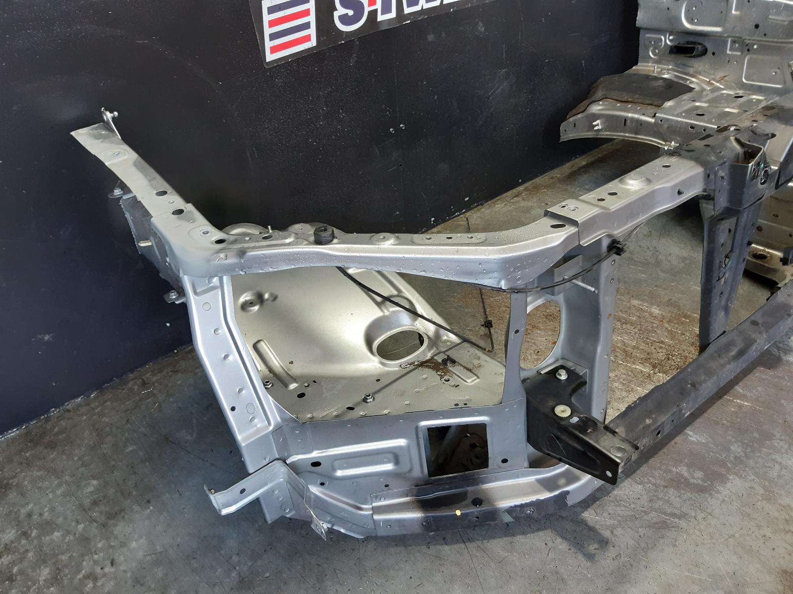 View Auto part Radiator Support Ford Everest 2018